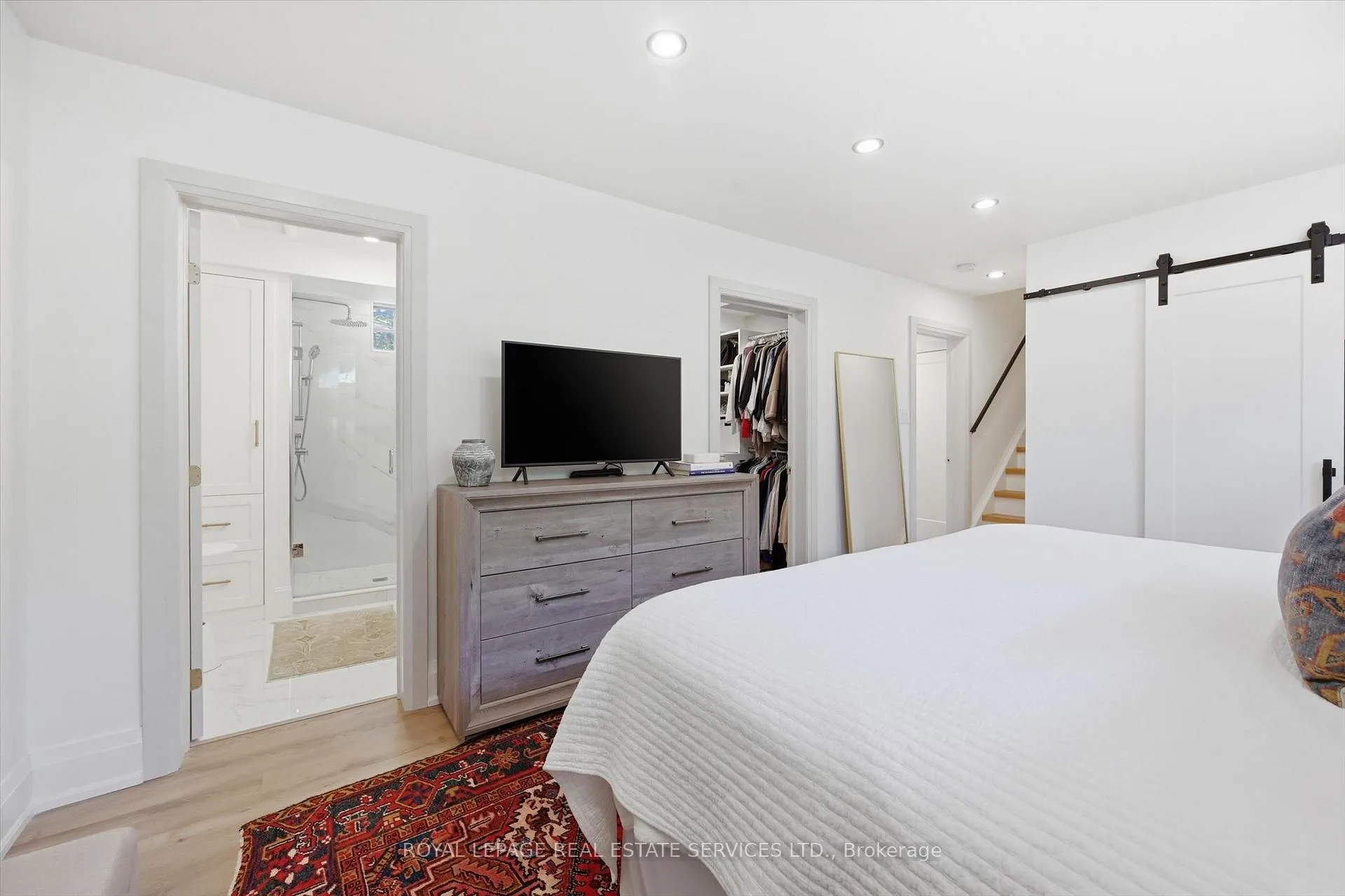 Photo 38 of 194 Solingate Drive, Oakville, Bronte — HOMEH