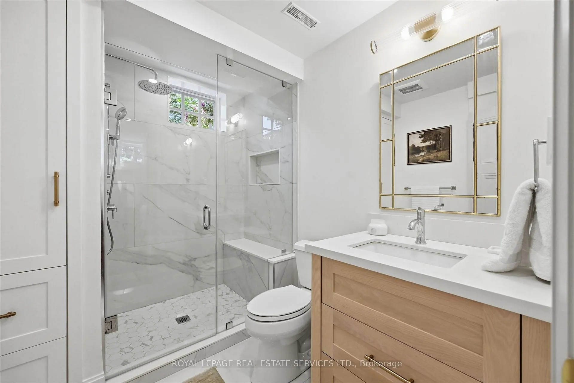 Photo 39 of 194 Solingate Drive, Oakville, Bronte — HOMEH