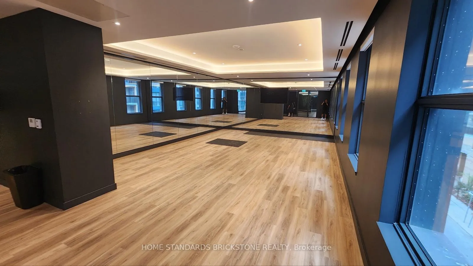 Photo 5 of Unit LPH11, 82 Dalhousie Street, Toronto, Church-Yonge Corridor — HOMEH