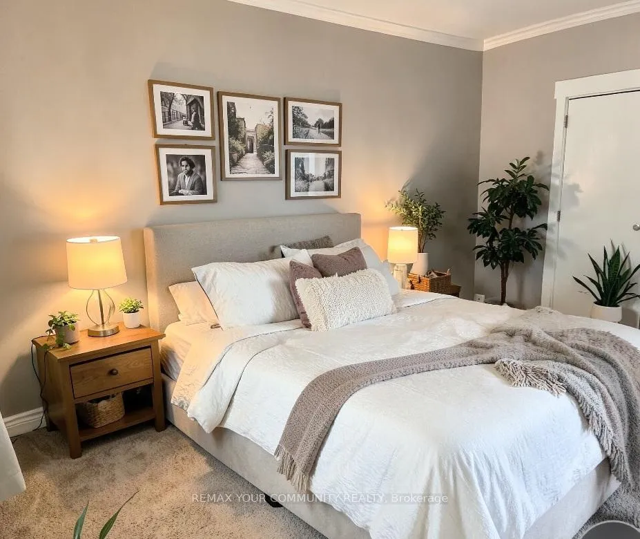 Photo 5 of Unit Main Floor, 44 Davis Road, Aurora, Aurora Highlands — HOMEH