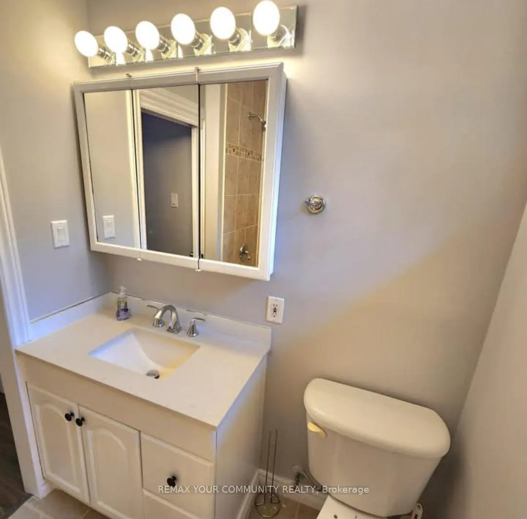 Photo 9 of Unit Main Floor, 44 Davis Road, Aurora, Aurora Highlands — HOMEH