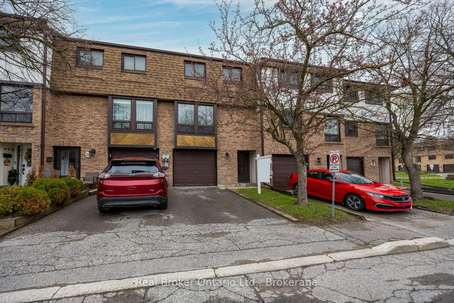 Photo 3 of Unit 30, 220 Ormond Drive, Oshawa, Samac — HOMEH