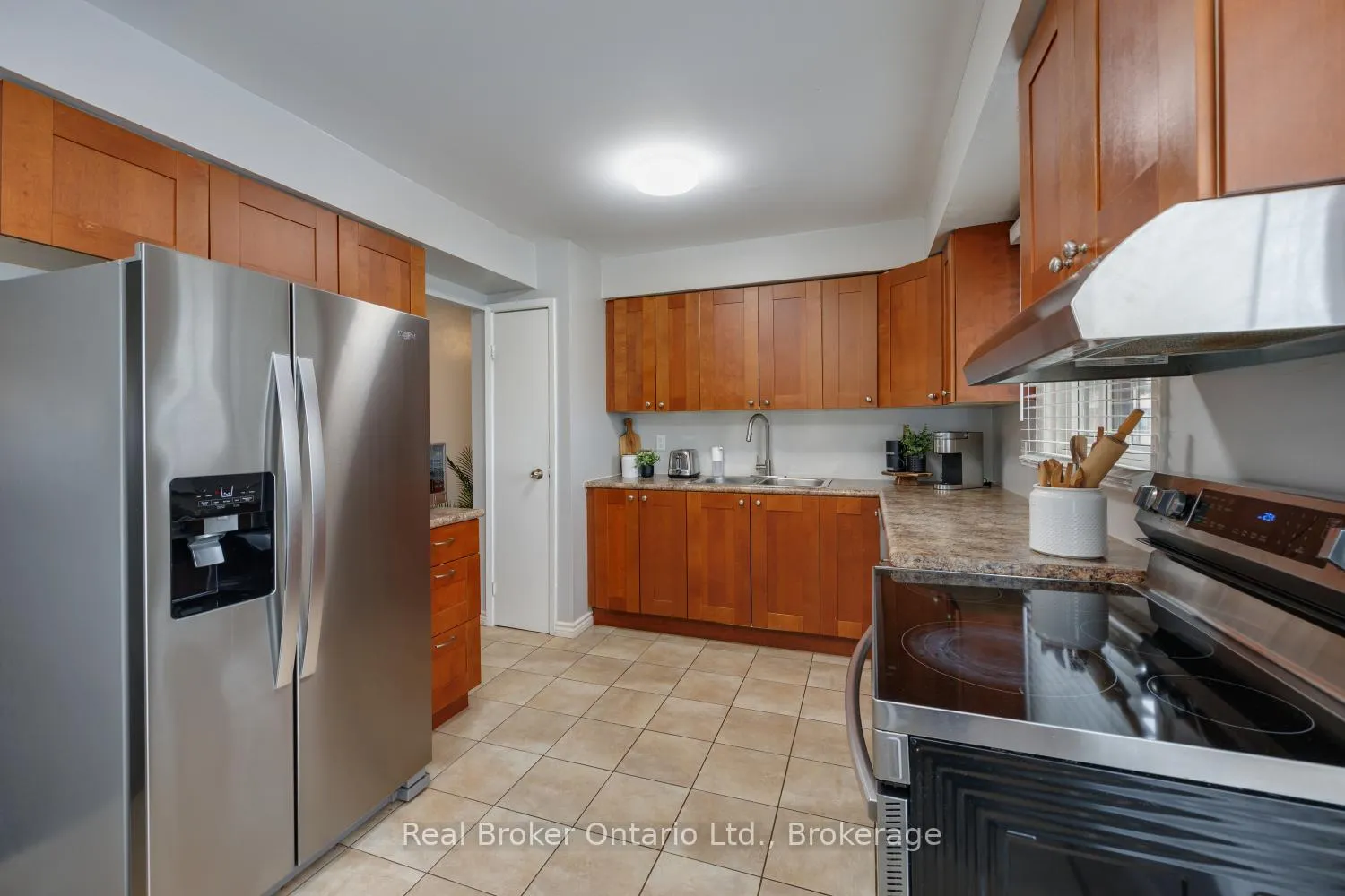 Photo 4 of Unit 30, 220 Ormond Drive, Oshawa, Samac — HOMEH