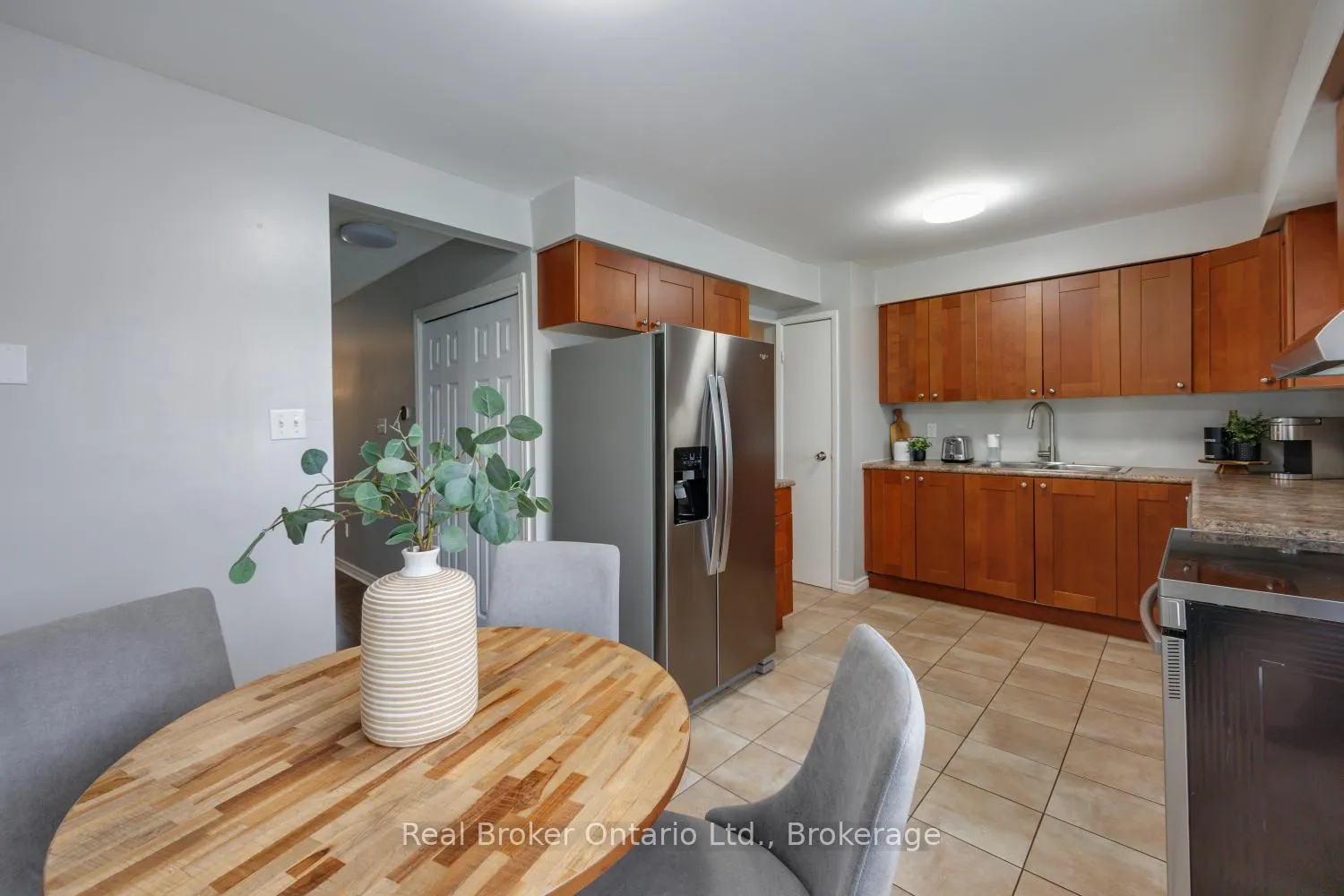 Photo 7 of Unit 30, 220 Ormond Drive, Oshawa, Samac — HOMEH