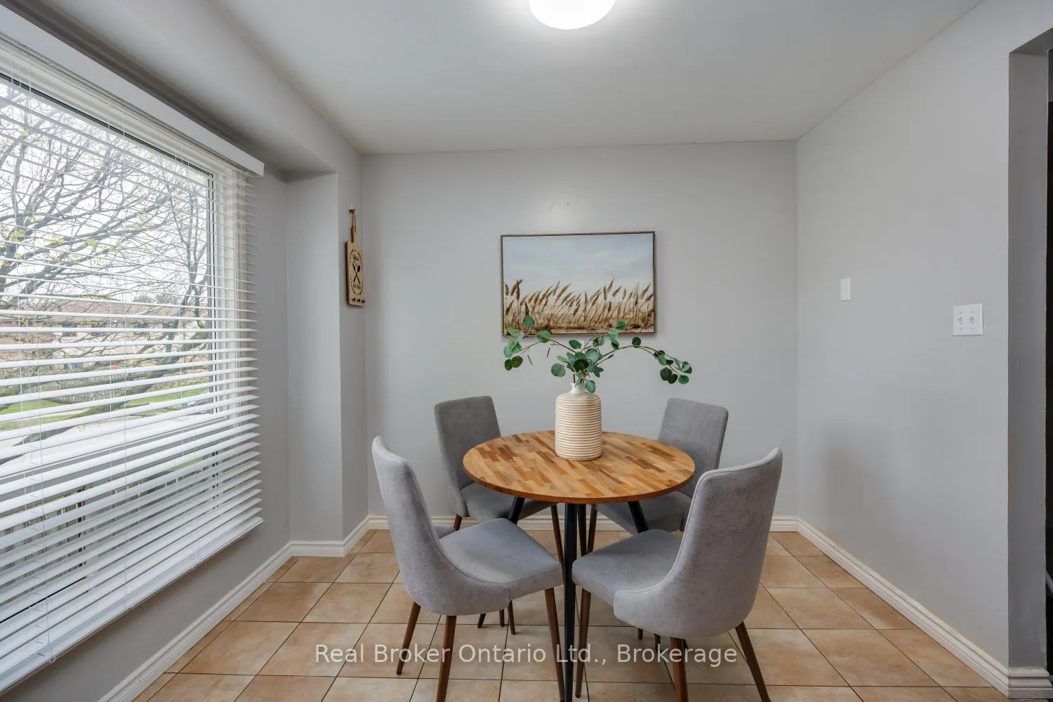 Photo 9 of Unit 30, 220 Ormond Drive, Oshawa, Samac — HOMEH
