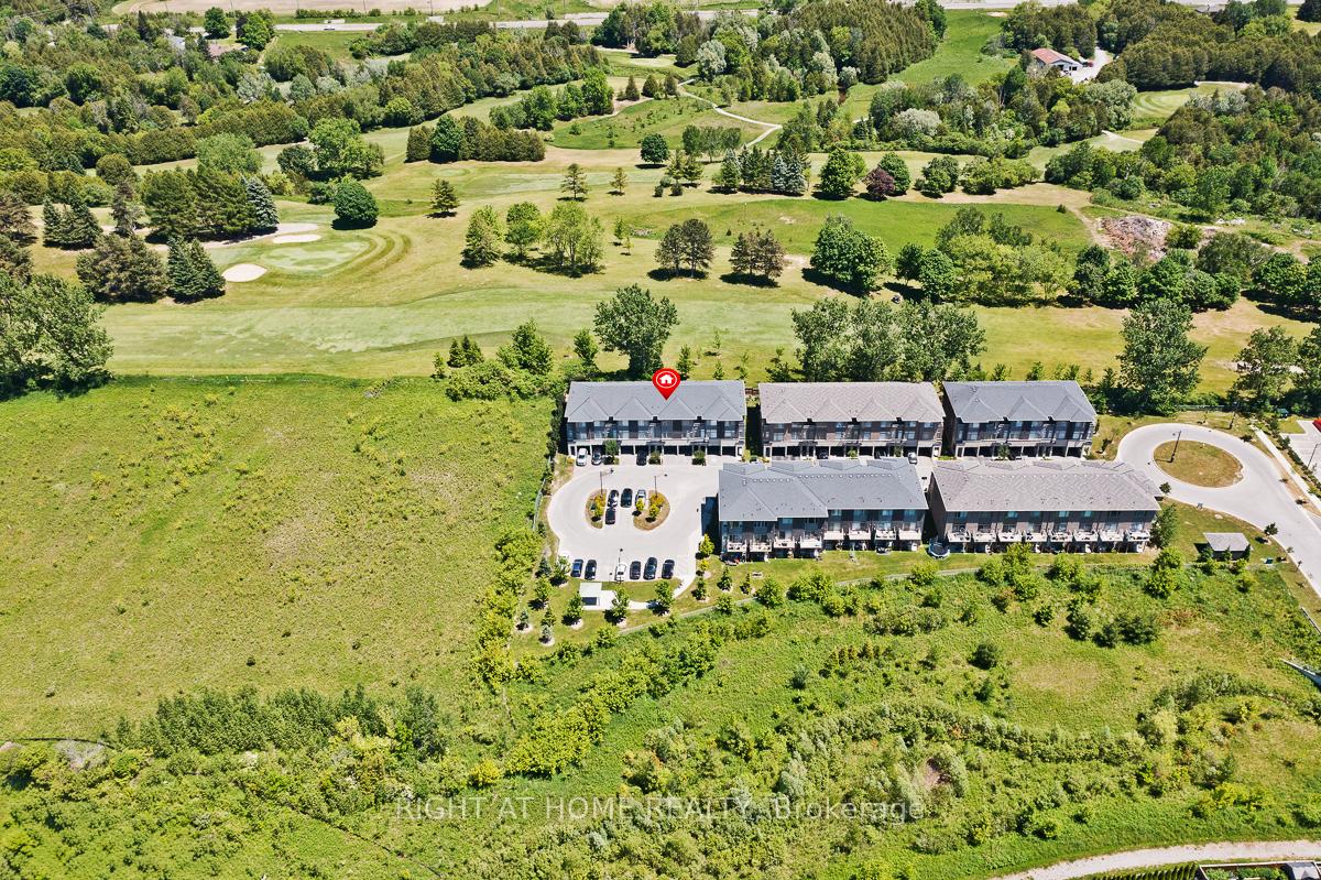 Photo 3 of Unit 34, 384 Arctic Red Drive E, Oshawa, Windfields — HOMEH