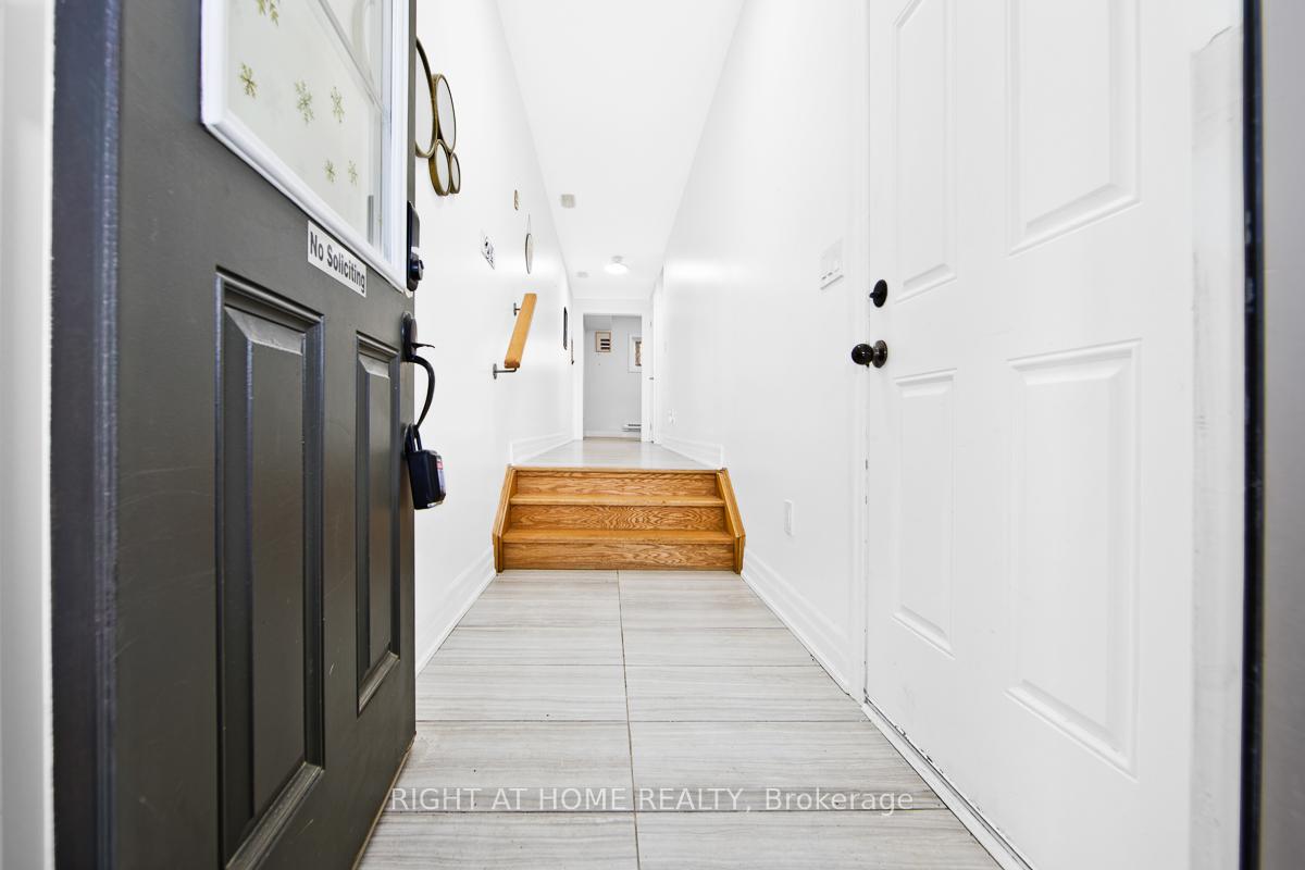 Photo 6 of Unit 34, 384 Arctic Red Drive E, Oshawa, Windfields — HOMEH
