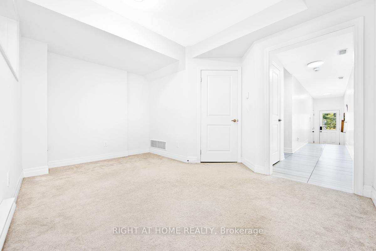 Photo 8 of Unit 34, 384 Arctic Red Drive E, Oshawa, Windfields — HOMEH