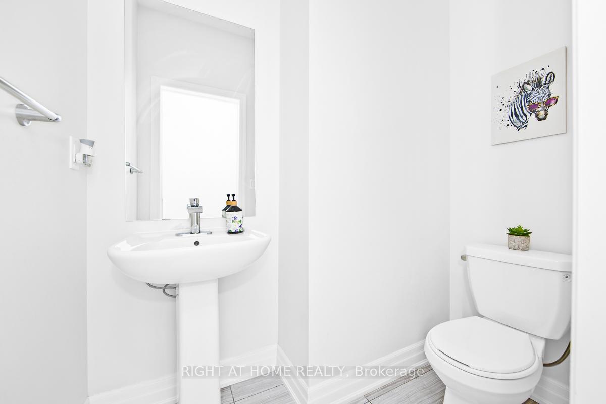 Photo 9 of Unit 34, 384 Arctic Red Drive E, Oshawa, Windfields — HOMEH