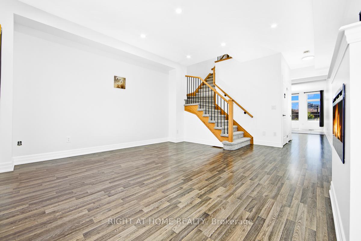 Photo 16 of Unit 34, 384 Arctic Red Drive E, Oshawa, Windfields — HOMEH