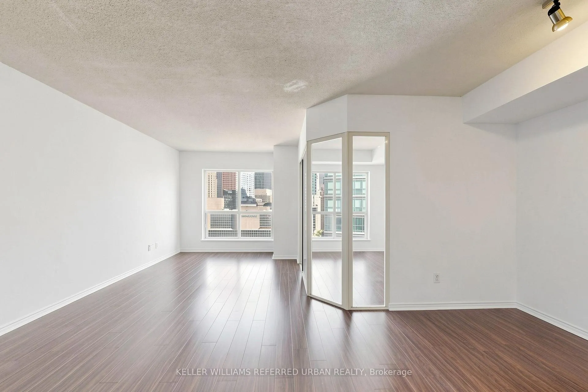 Photo 10 of Unit 2212, 25 The Esplanade, Toronto, Waterfront Communities — HOMEH