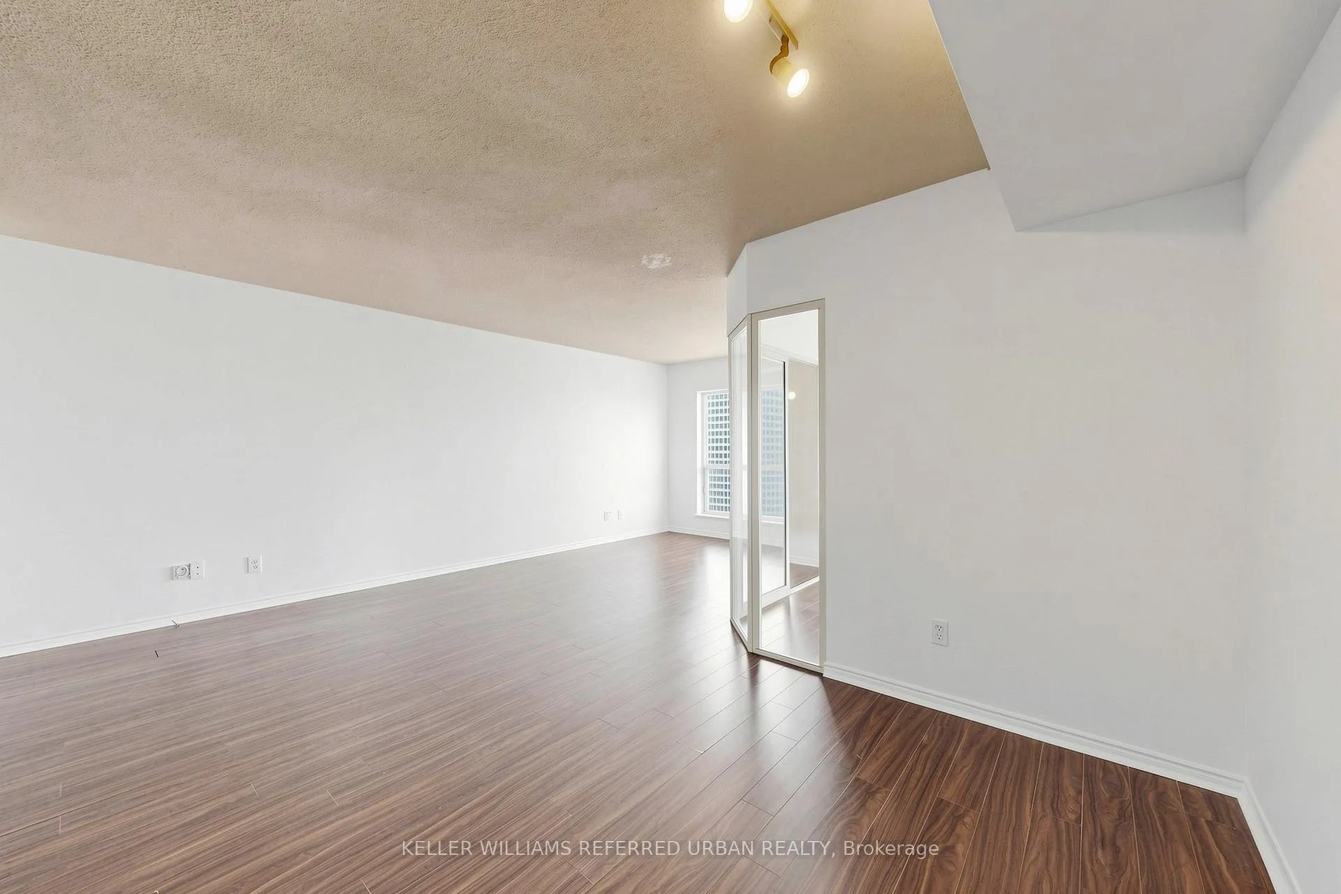 Photo 11 of Unit 2212, 25 The Esplanade, Toronto, Waterfront Communities — HOMEH