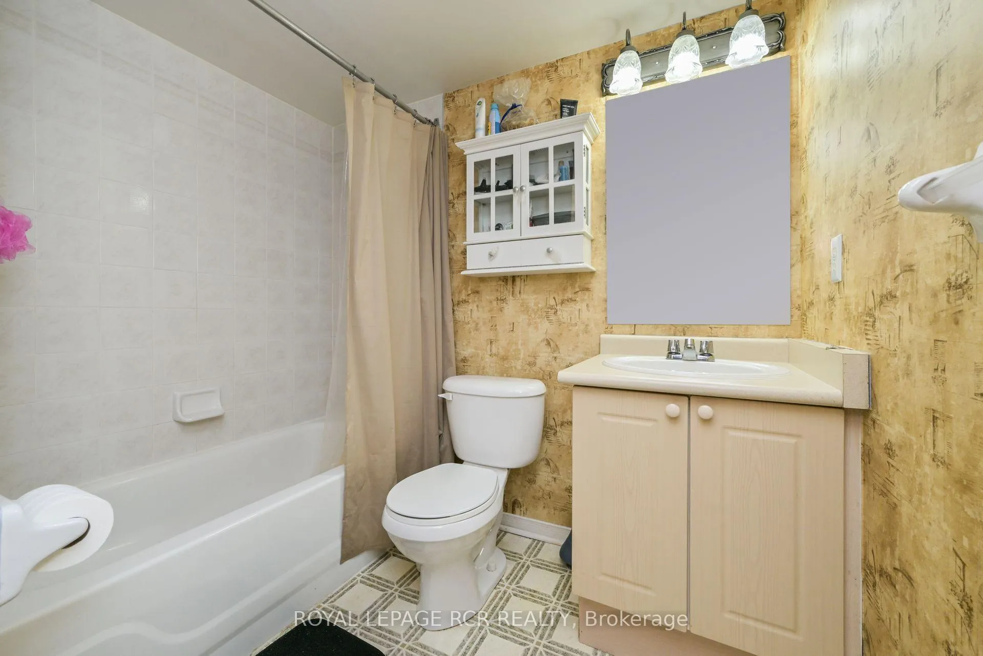 Photo 19 of 121 Dyer Drive, Wasaga Beach — HOMEH