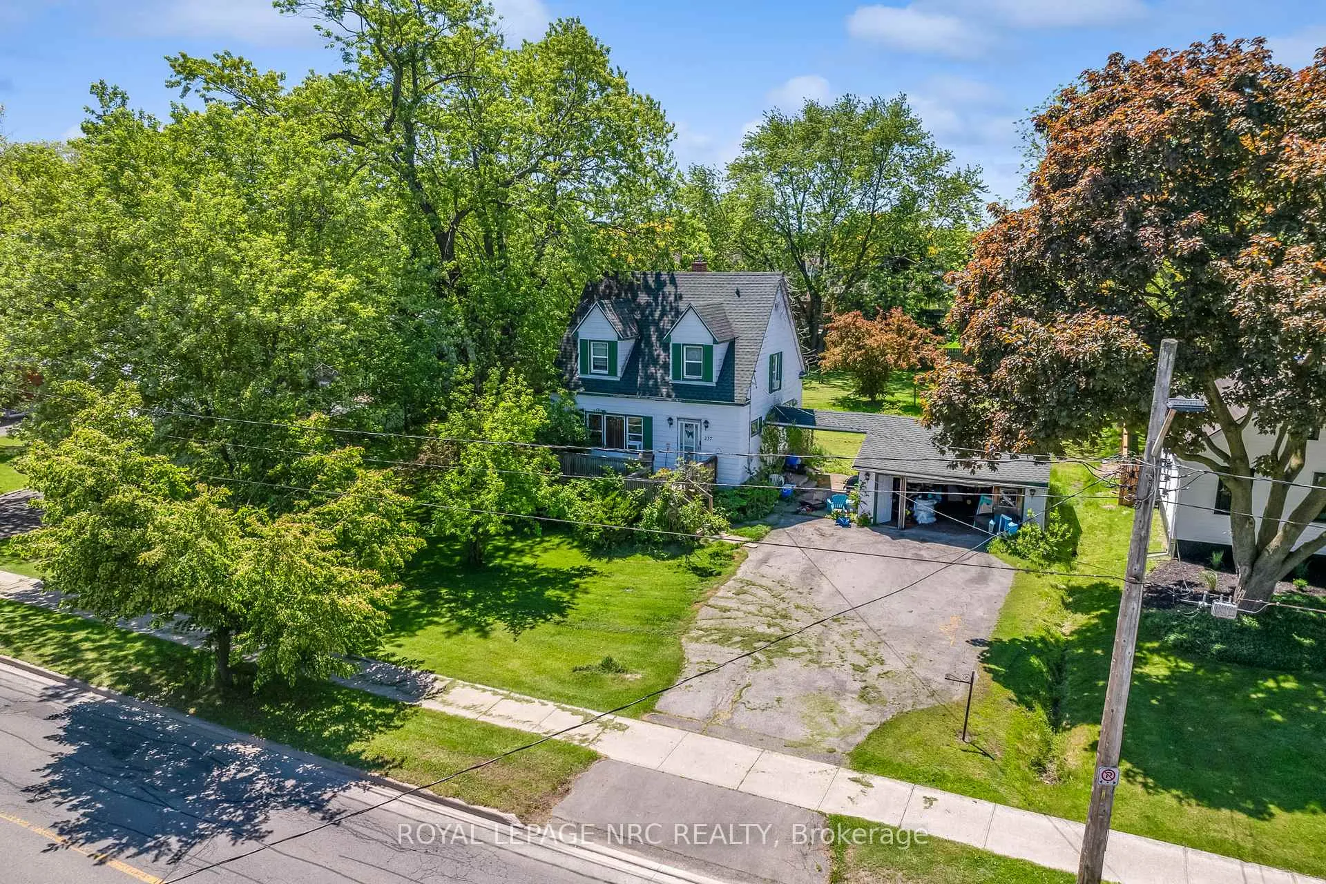 Photo 3 of 237 First Avenue, Welland, N. Welland — HOMEH