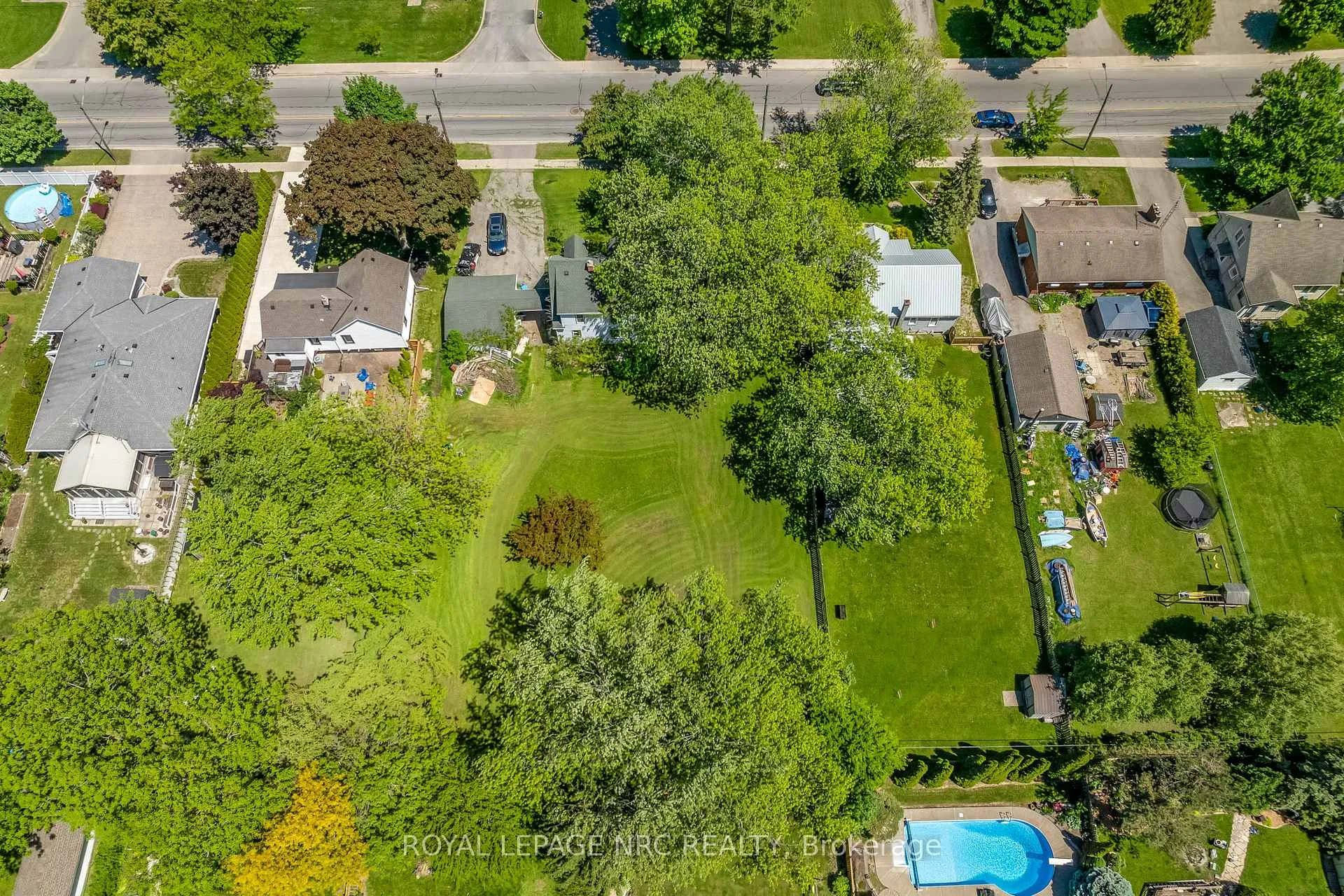 Photo 4 of 237 First Avenue, Welland, N. Welland — HOMEH