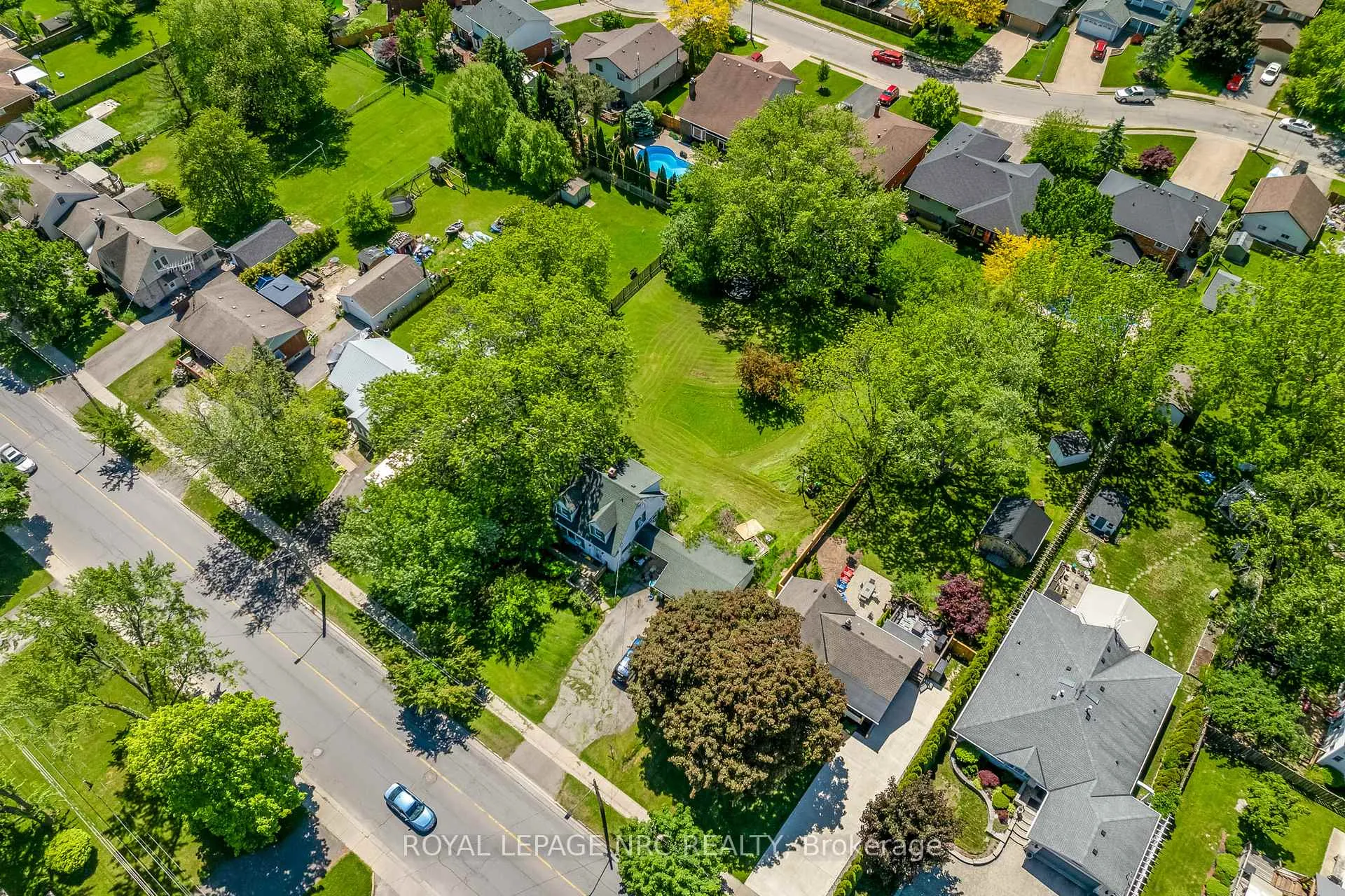 Photo 7 of 237 First Avenue, Welland, N. Welland — HOMEH