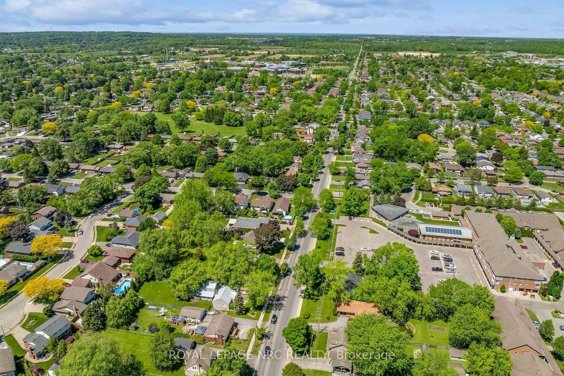 Photo 10 of 237 First Avenue, Welland, N. Welland — HOMEH