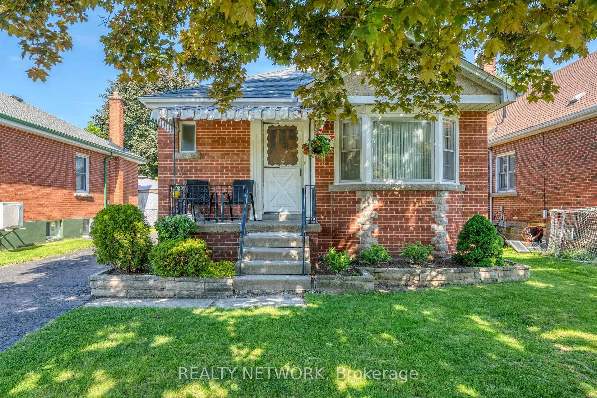 Front of 224 Glencarry Avenue