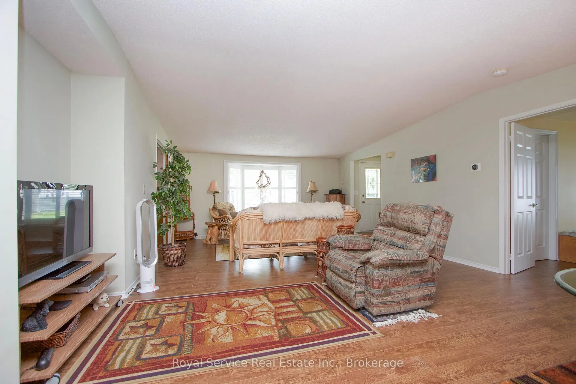 Photo 7 of 3 Fairway Drive, Clarington, Newcastle — HOMEH