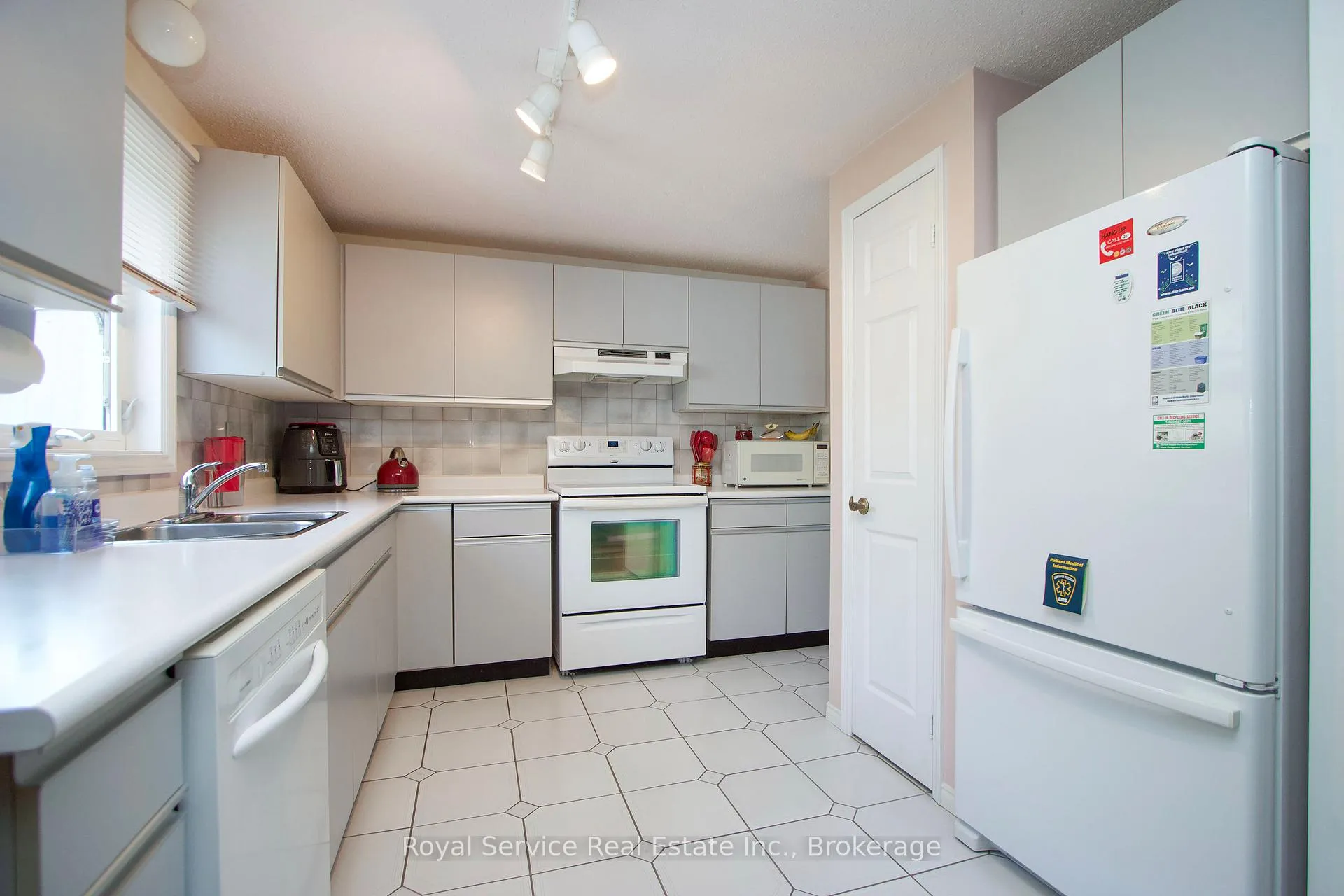 Photo 11 of 3 Fairway Drive, Clarington, Newcastle — HOMEH