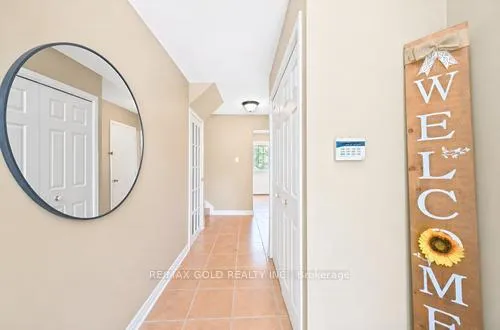 Photo 5 of 60 Gondola Crescent, Brampton, Northgate — HOMEH