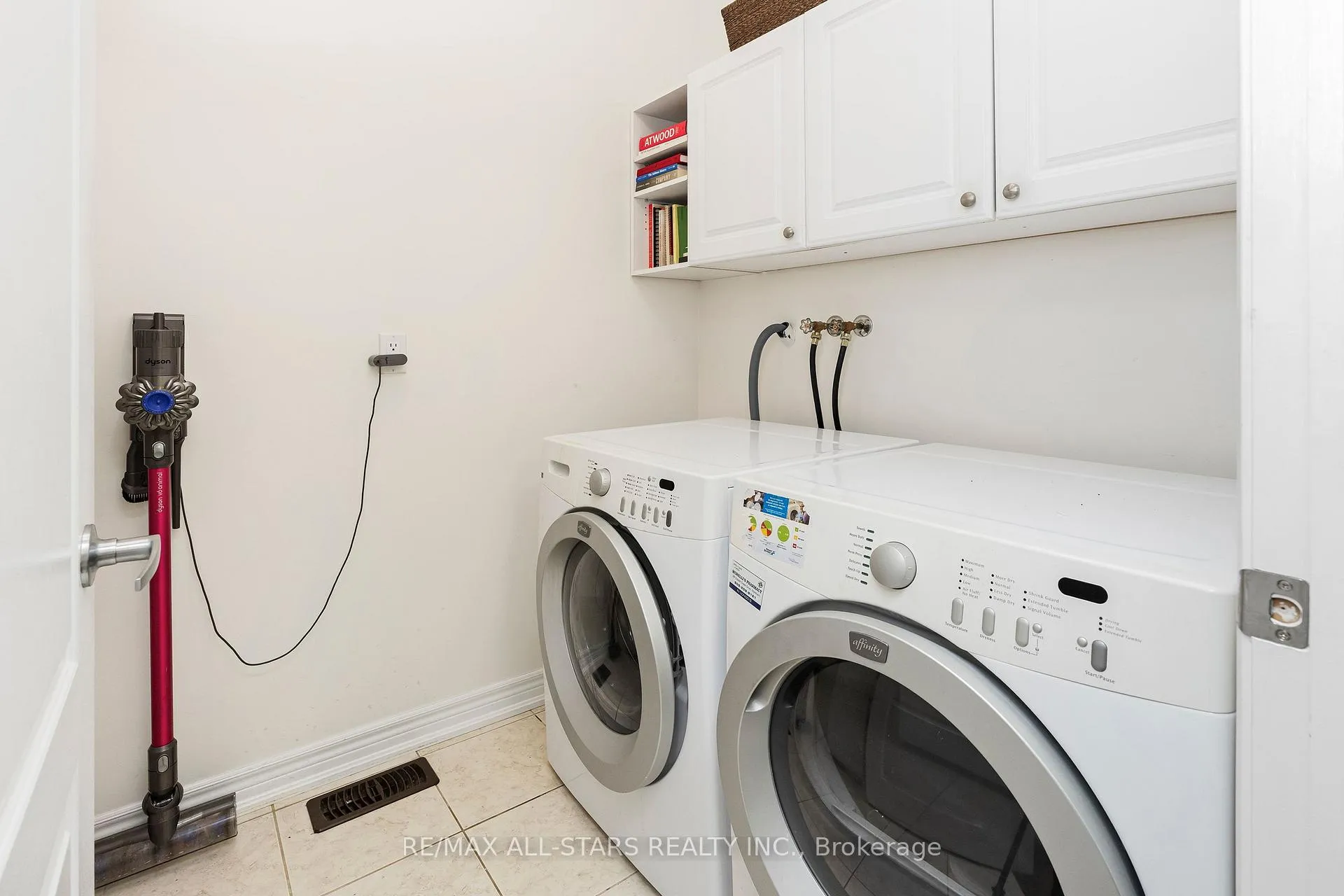 Photo 17 of 46 Oasis Way, Markham, Greensborough — HOMEH