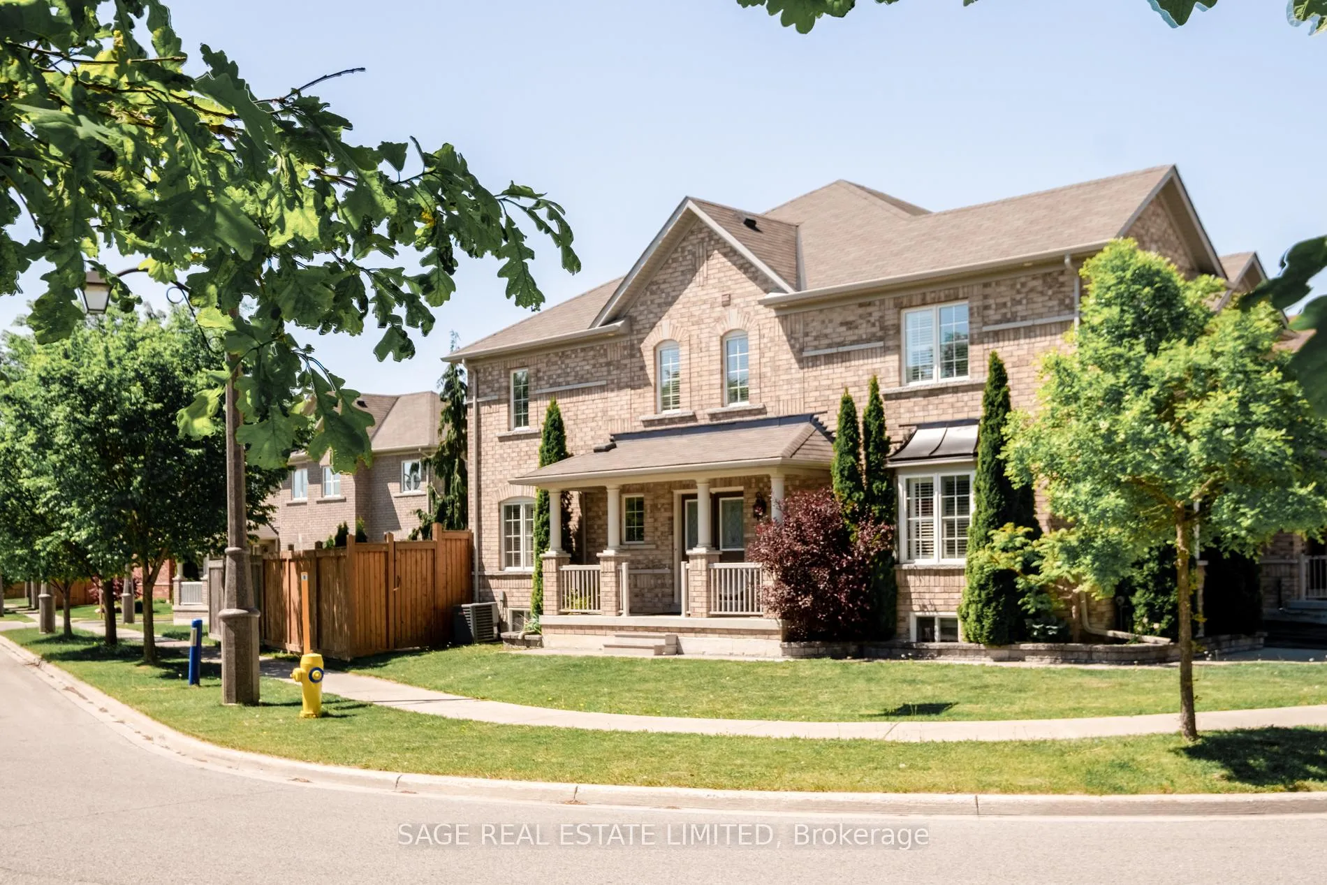 Photo 2 of 157 Delbert Circle, Whitchurch-Stouffville, Stouffville — HOMEH