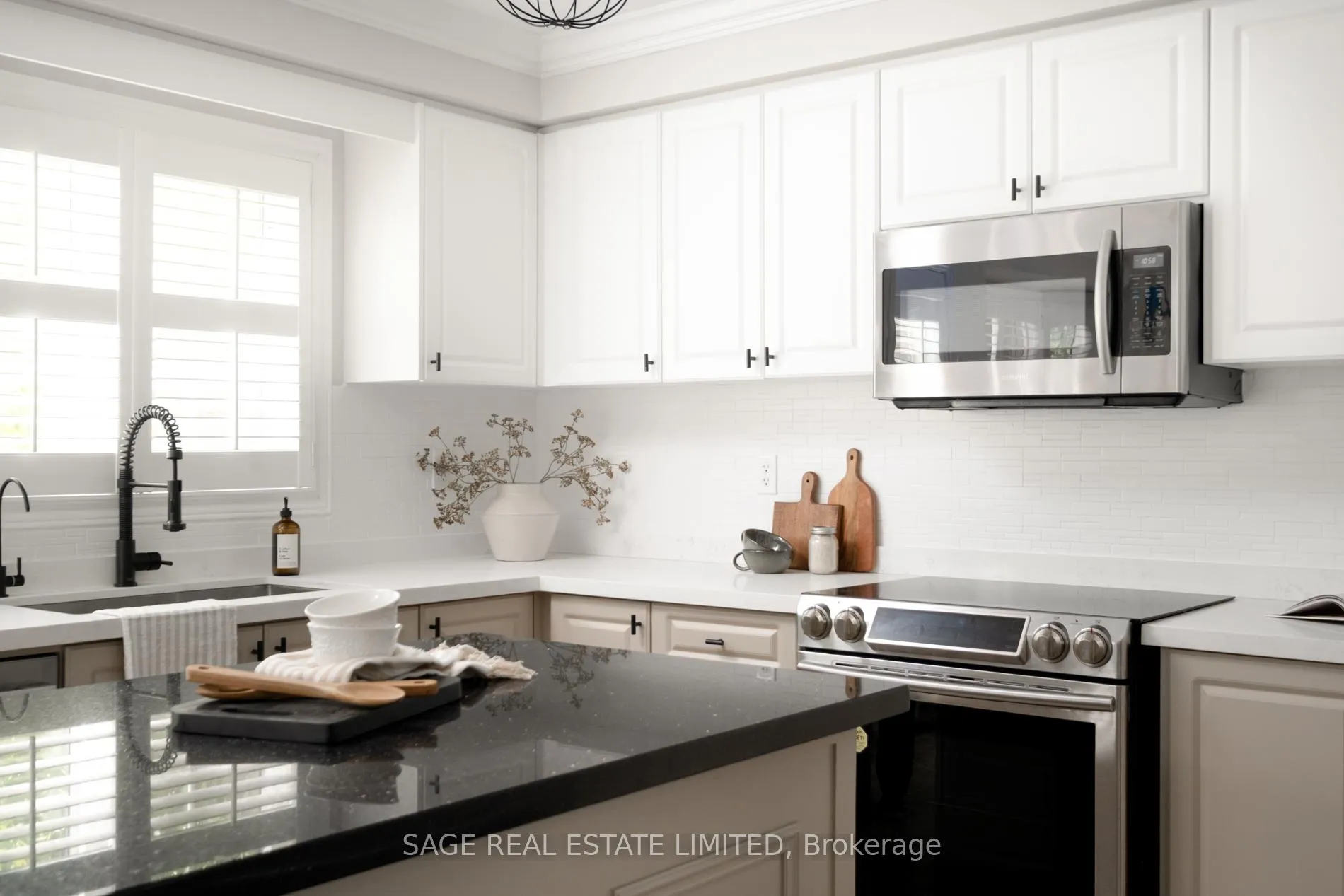 Photo 15 of 157 Delbert Circle, Whitchurch-Stouffville, Stouffville — HOMEH