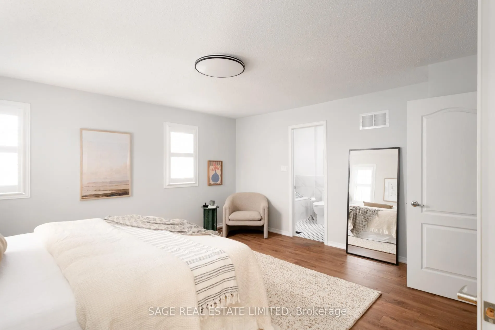 Photo 25 of 157 Delbert Circle, Whitchurch-Stouffville, Stouffville — HOMEH