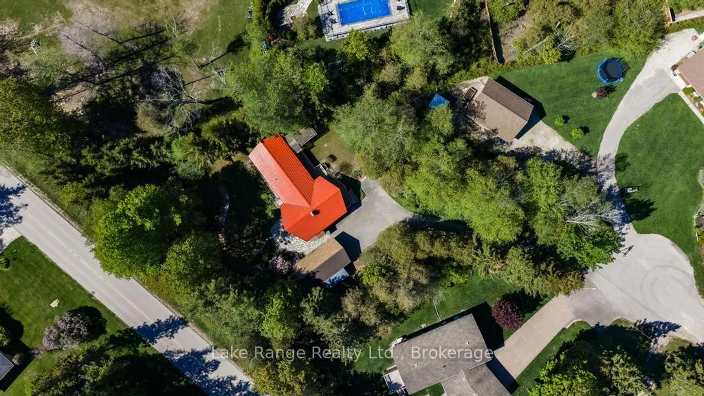 Photo 5 of 216 Kickapoo Drive, Huron-Kinloss — HOMEH