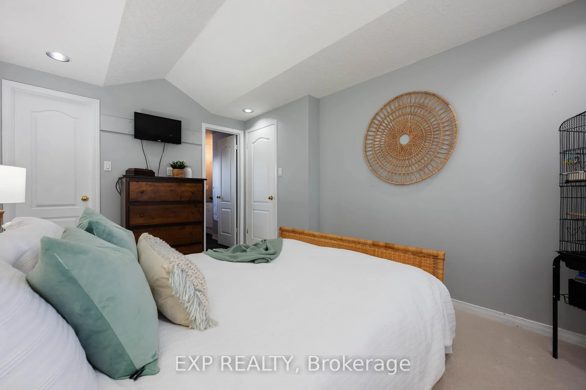 Photo 30 of 10 Mckitrick Drive, Orangeville — HOMEH