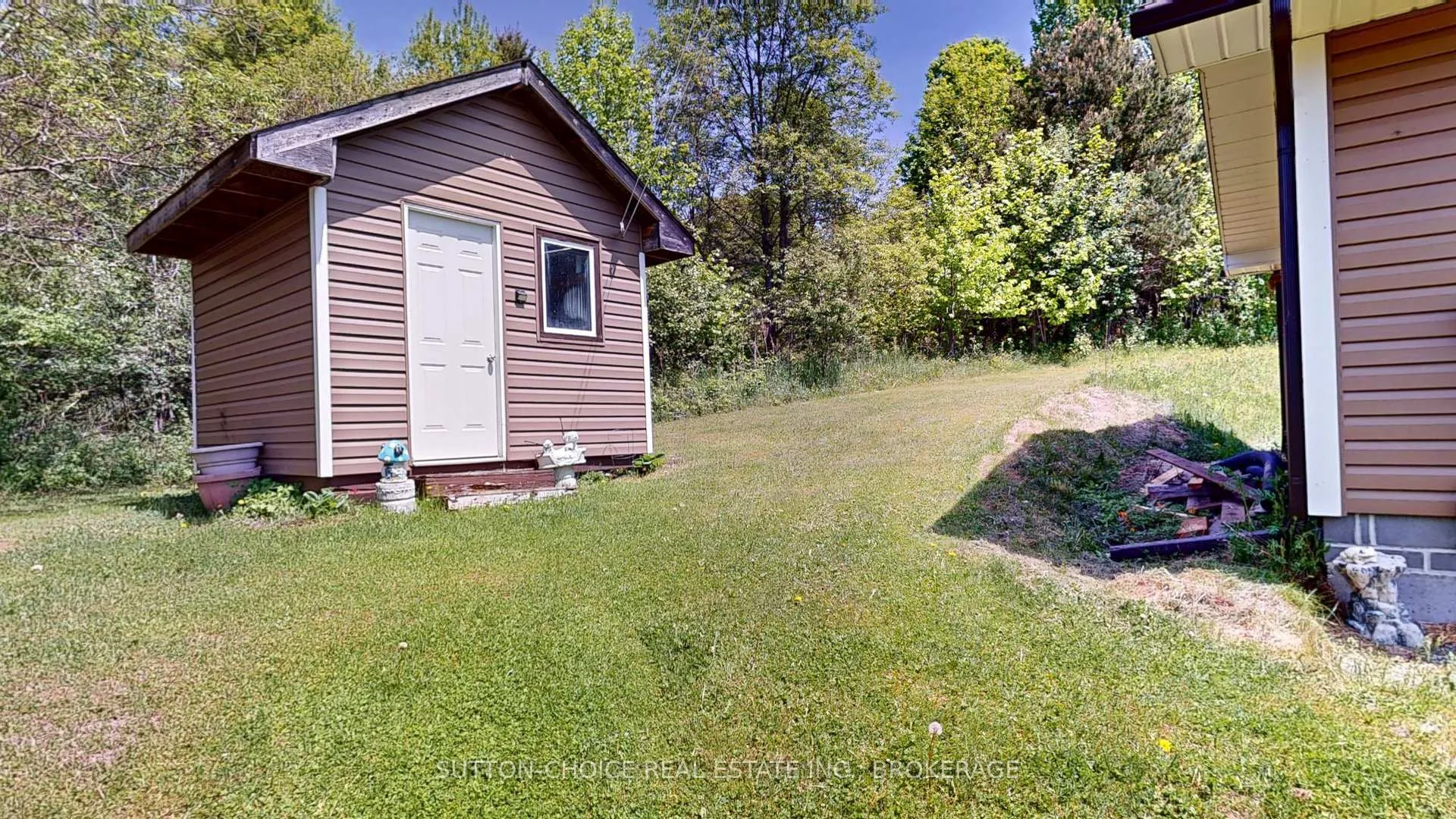 Photo 7 of 222 Yonge Street, Bonfield — HOMEH