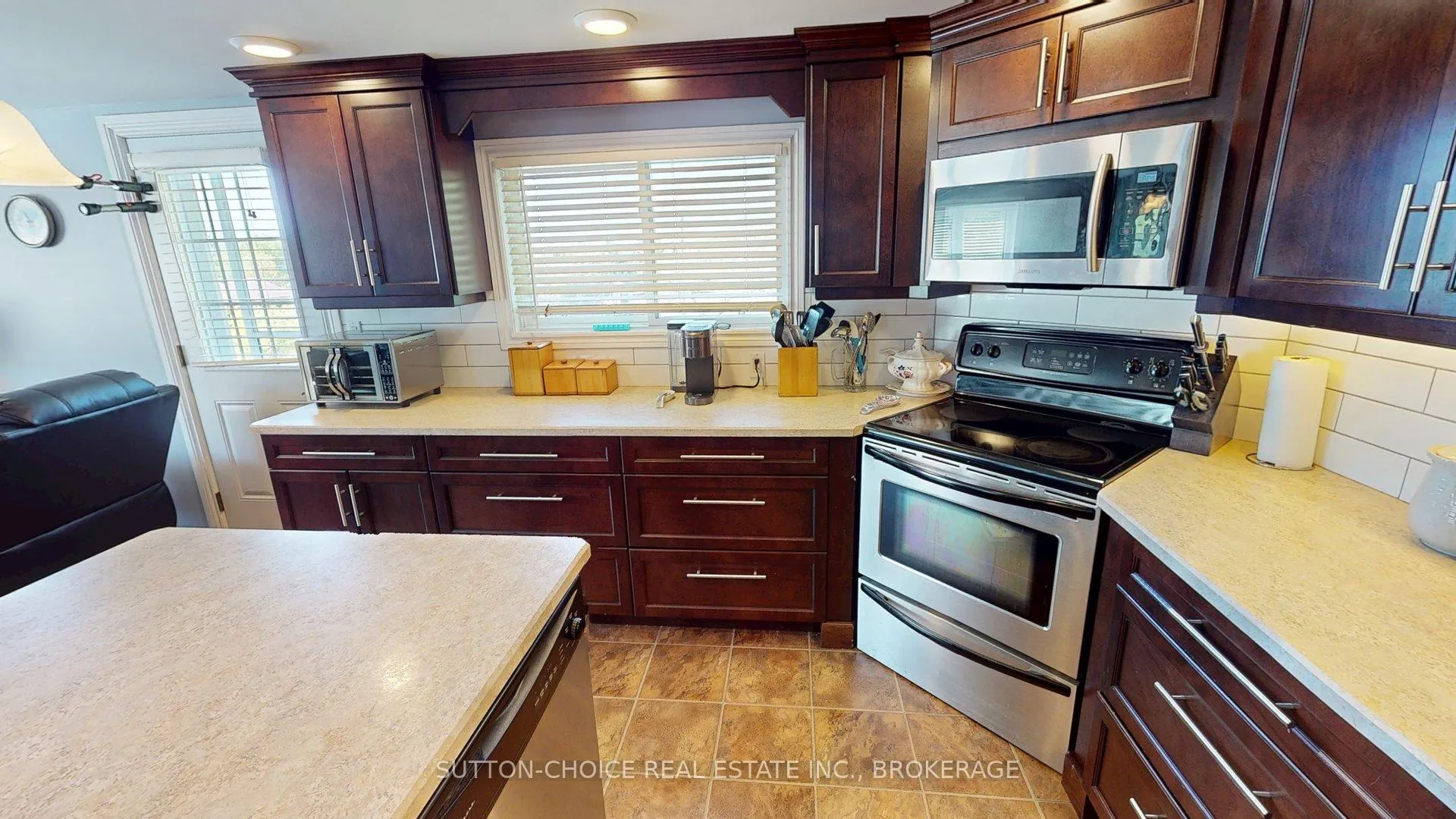 Photo 19 of 222 Yonge Street, Bonfield — HOMEH