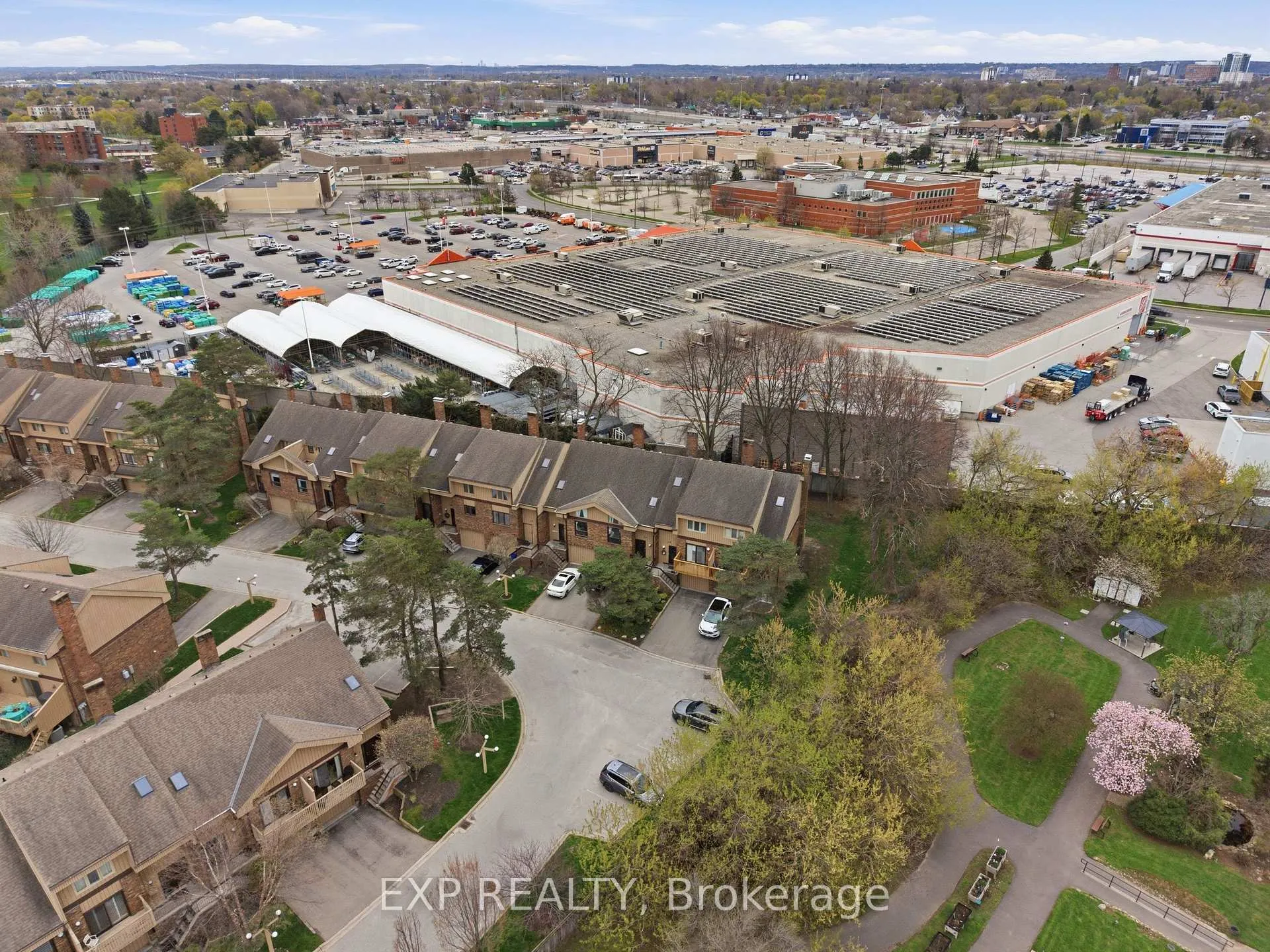 Photo 38 of Unit 14, 178 Scott Street, St. Catharines, Fairview — HOMEH