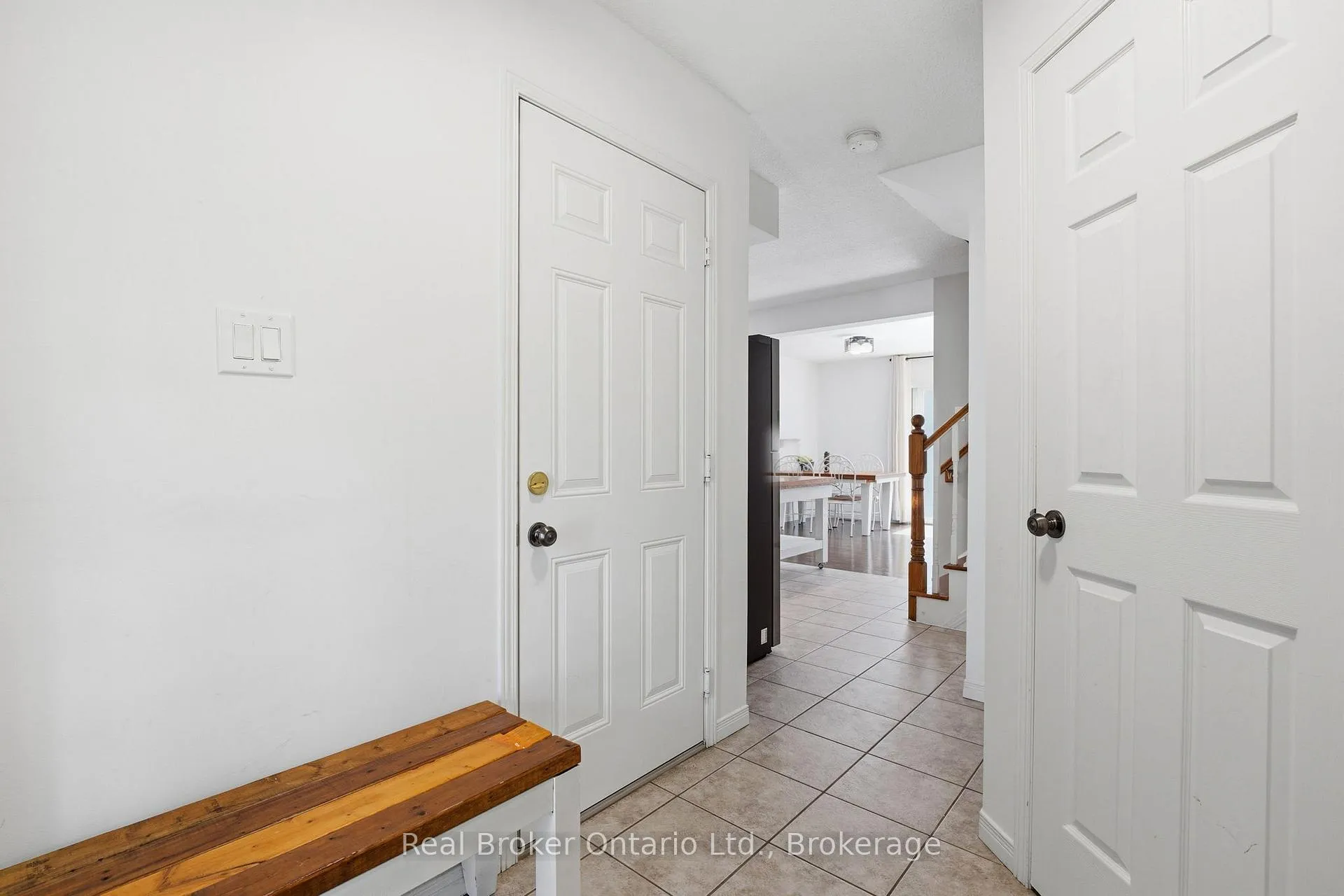 Photo 5 of Unit 19, 10 Fallowfield Drive, Kitchener, Country Hills East — HOMEH