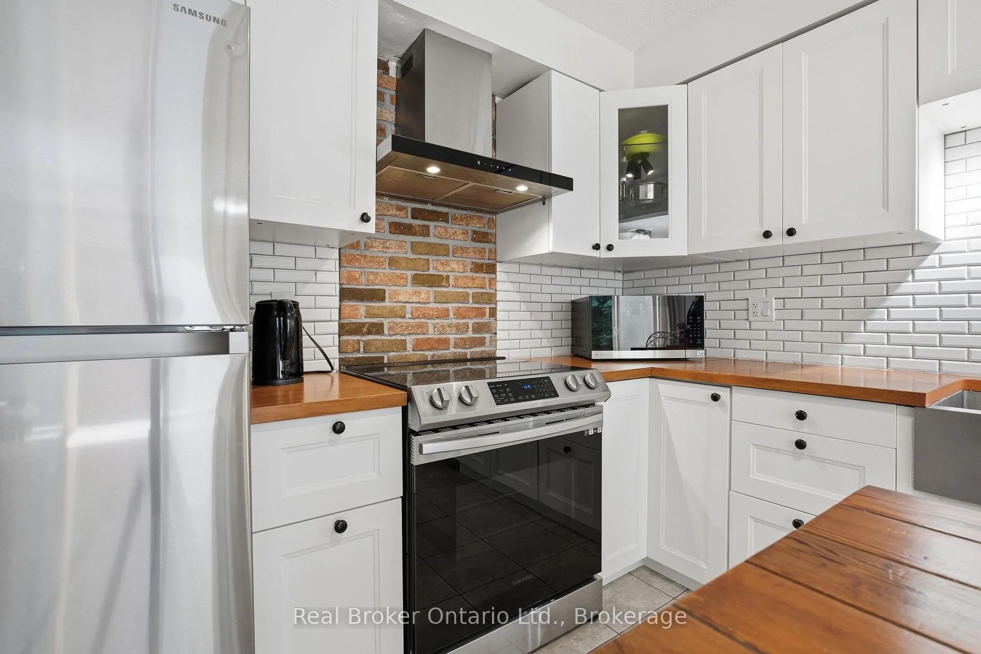 Photo 10 of Unit 19, 10 Fallowfield Drive, Kitchener, Country Hills East — HOMEH