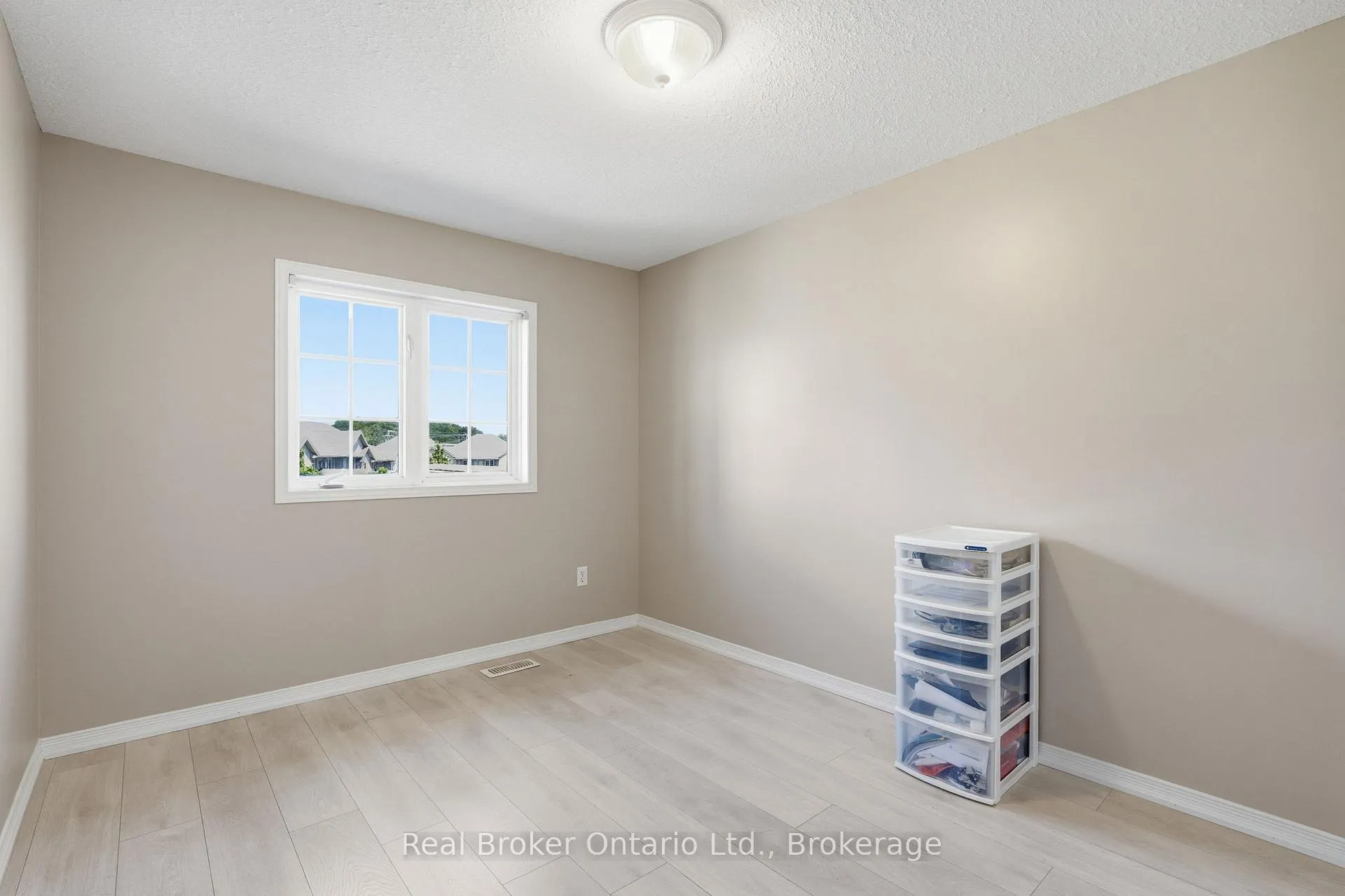 Photo 19 of Unit 19, 10 Fallowfield Drive, Kitchener, Country Hills East — HOMEH