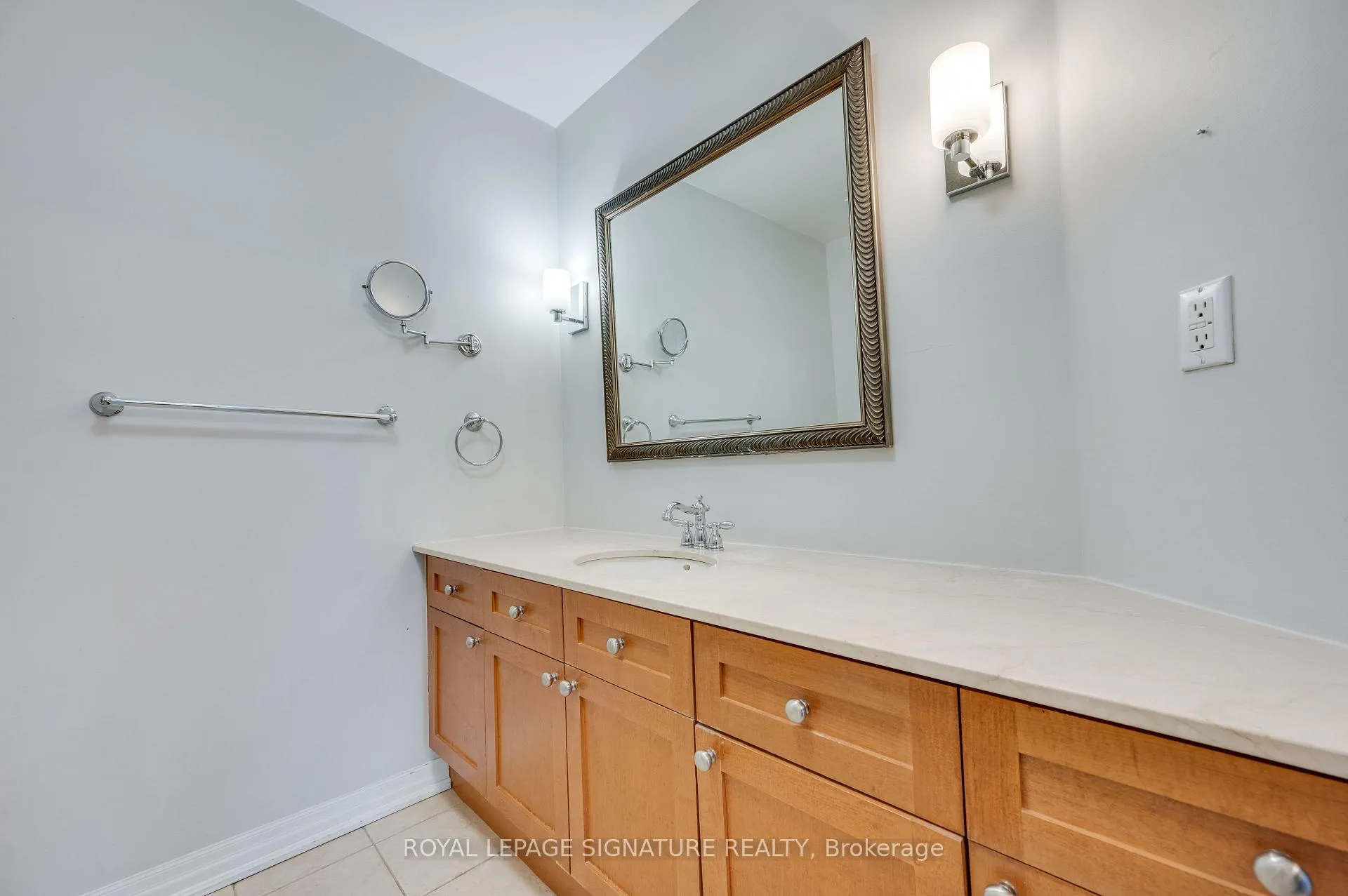 Photo 33 of Unit 109, 245 Dalesford Road, Etobicoke, Stonegate-Queensway — HOMEH