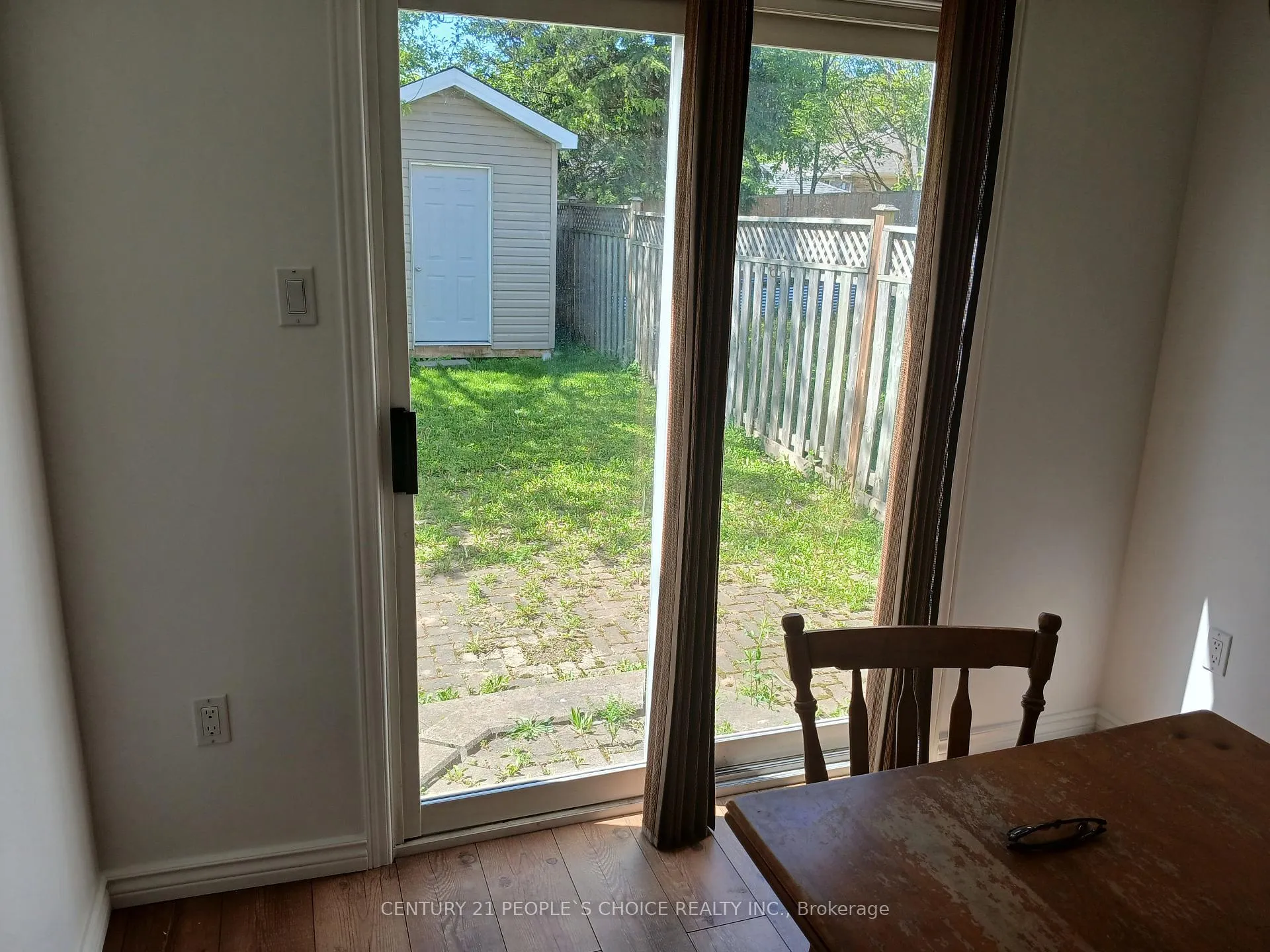 Photo 3 of 31 Moss Place, Guelph, Kortright West — HOMEH