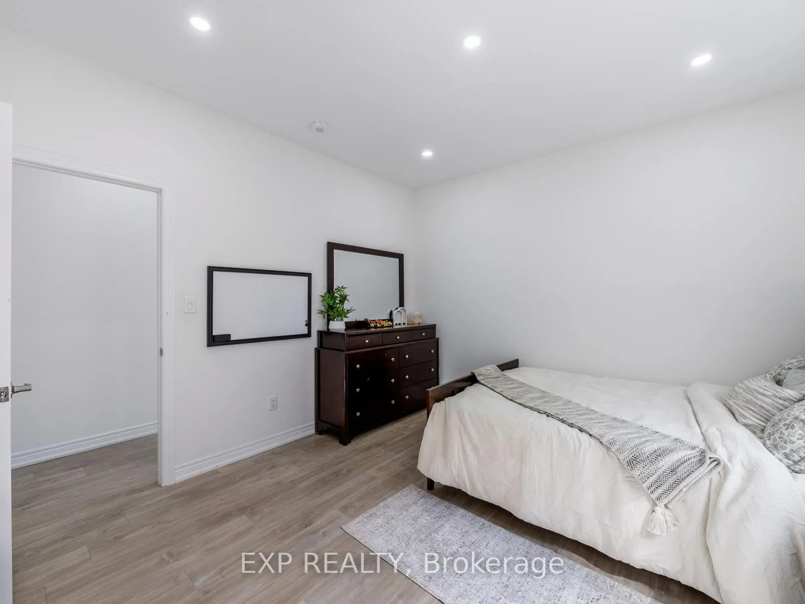 Photo 28 of 57 Hawtrey Road, Brampton, Northwest Brampton — HOMEH