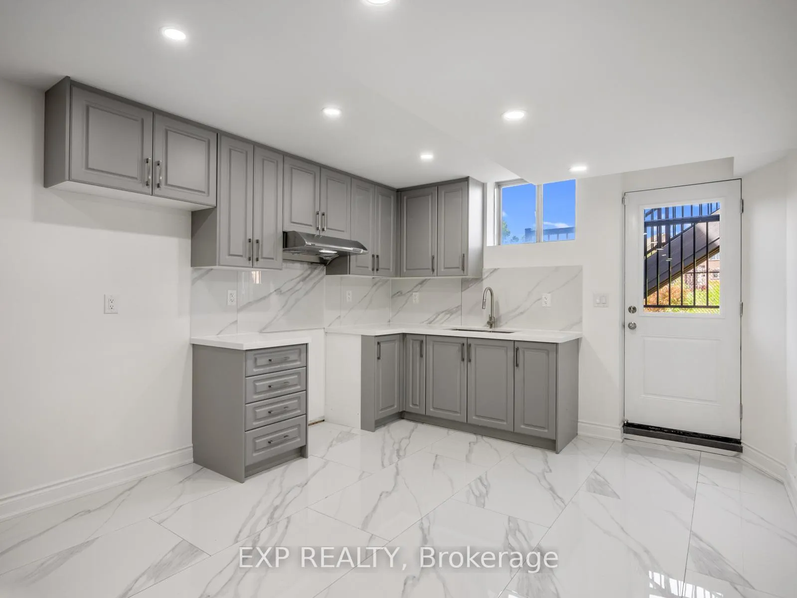 Photo 35 of 57 Hawtrey Road, Brampton, Northwest Brampton — HOMEH