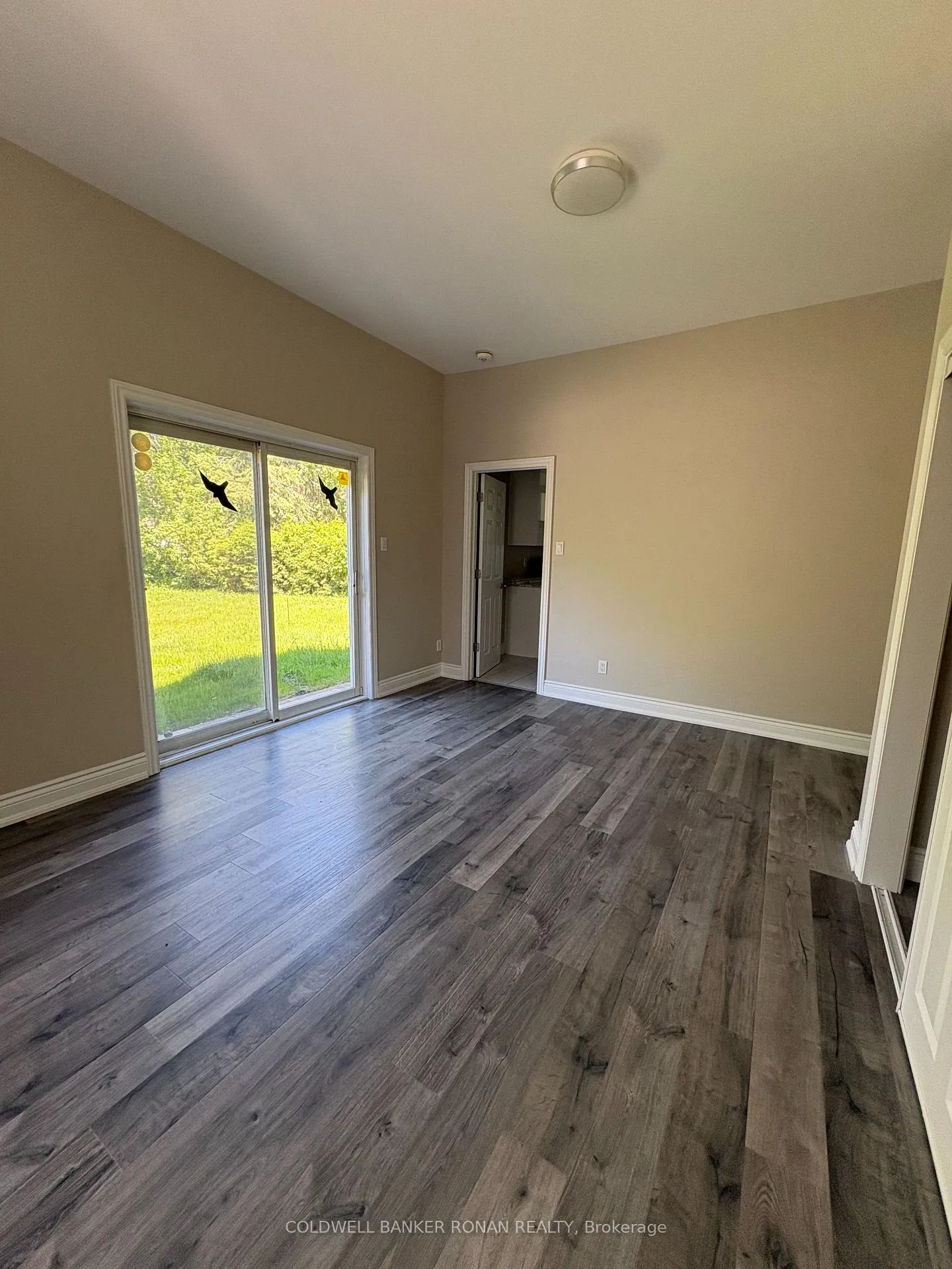 Photo 5 of 1429 Meadow Drive, Ottawa, Greely — HOMEH