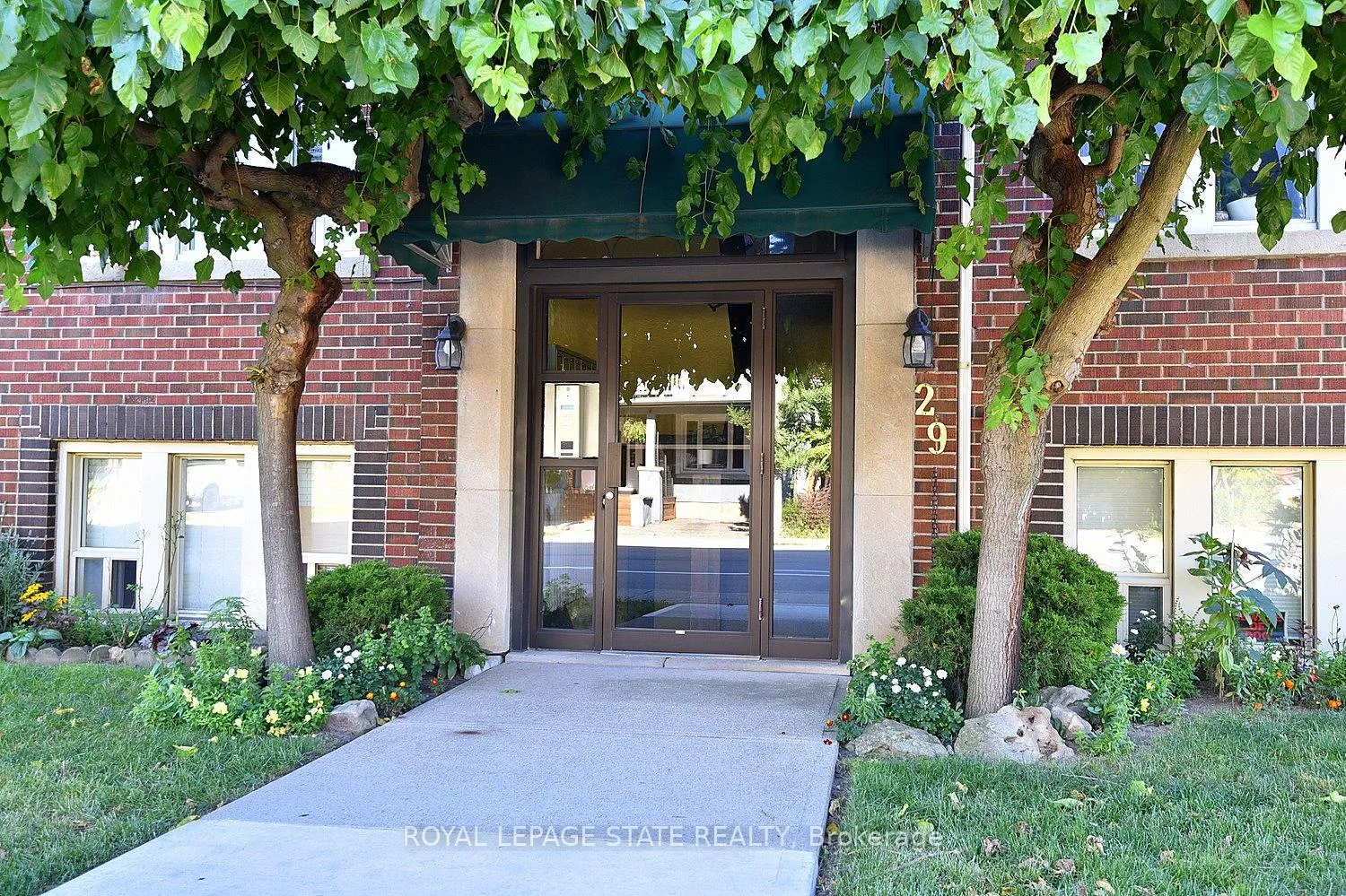 Photo 2 of Unit 6, 29 Sherman Avenue S, Hamilton, Stipley — HOMEH