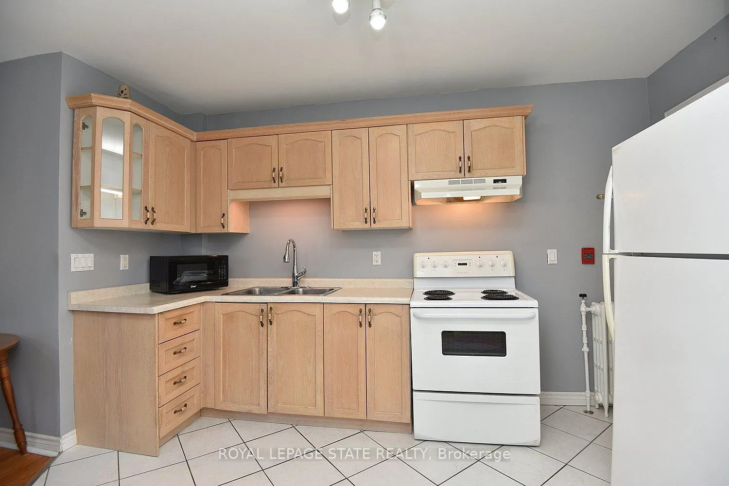 Photo 9 of Unit 6, 29 Sherman Avenue S, Hamilton, Stipley — HOMEH