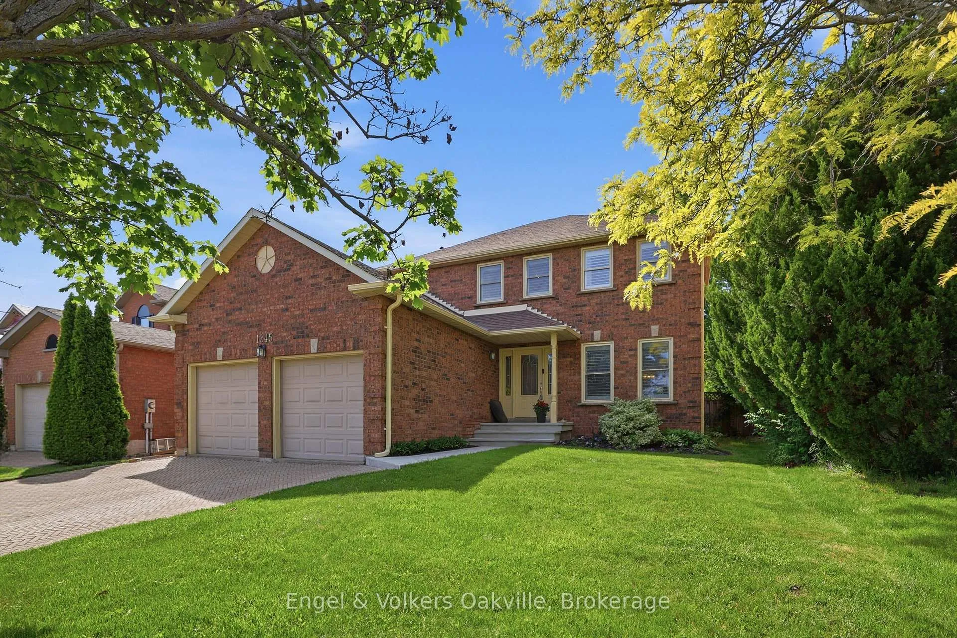 Front of 1245 Creekside Drive