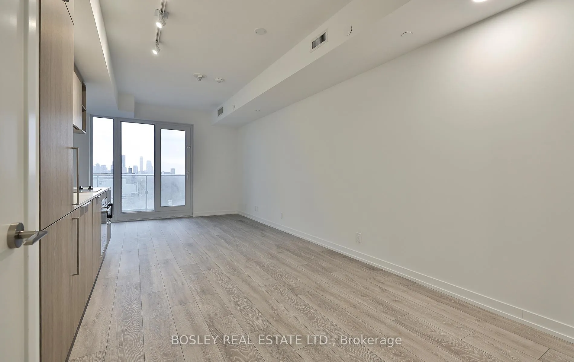 Photo 5 of Unit 1219, 2020 Bathurst Street, Toronto, Humewood-Cedarvale — HOMEH