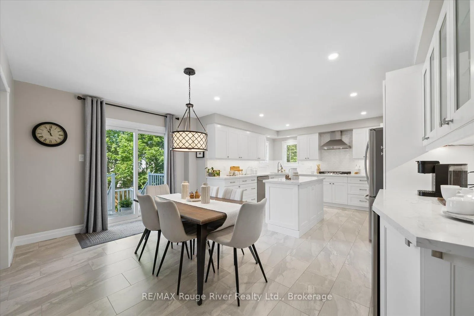 Photo 10 of 28 Watford Street, Whitby, Brooklin — HOMEH