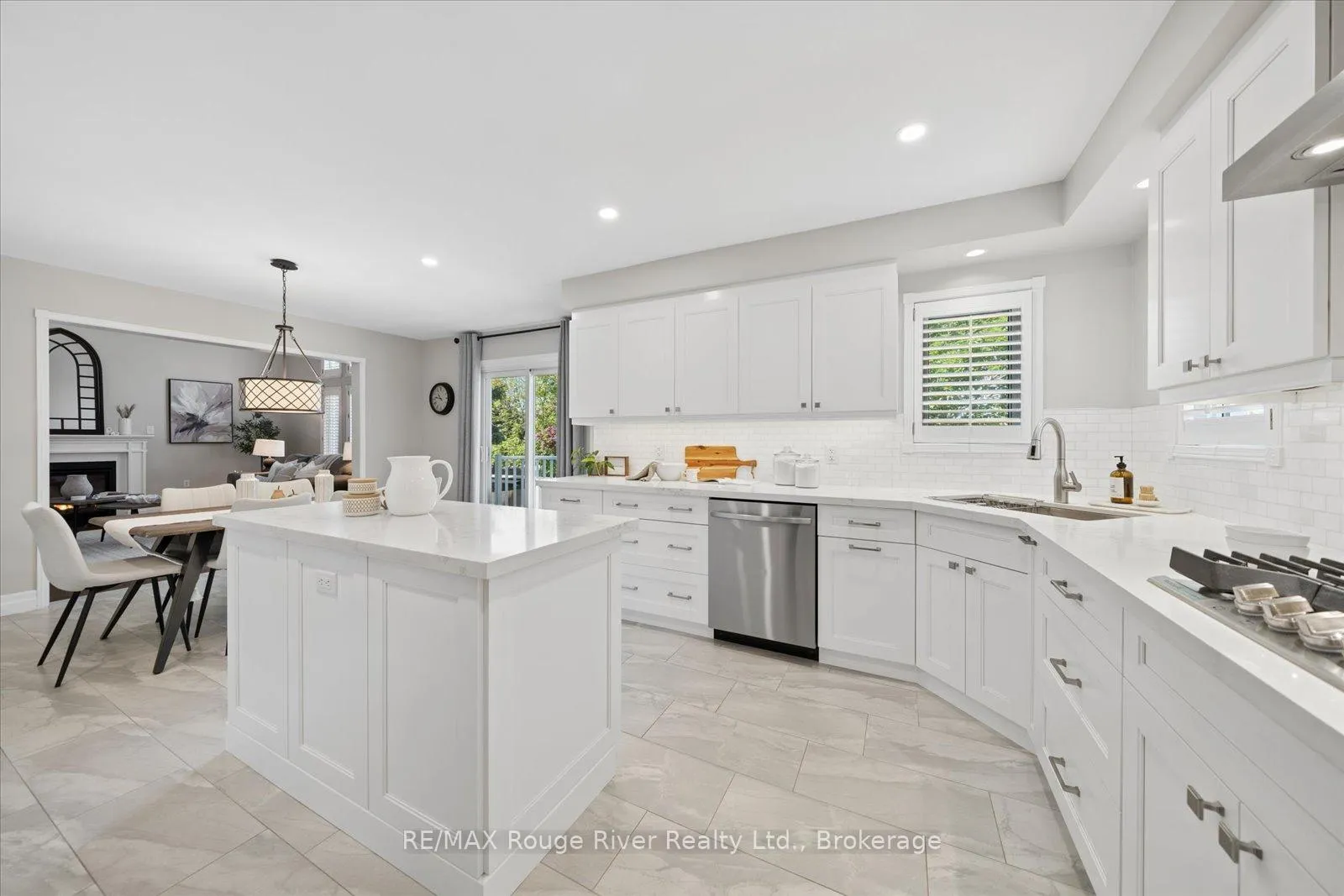 Photo 15 of 28 Watford Street, Whitby, Brooklin — HOMEH