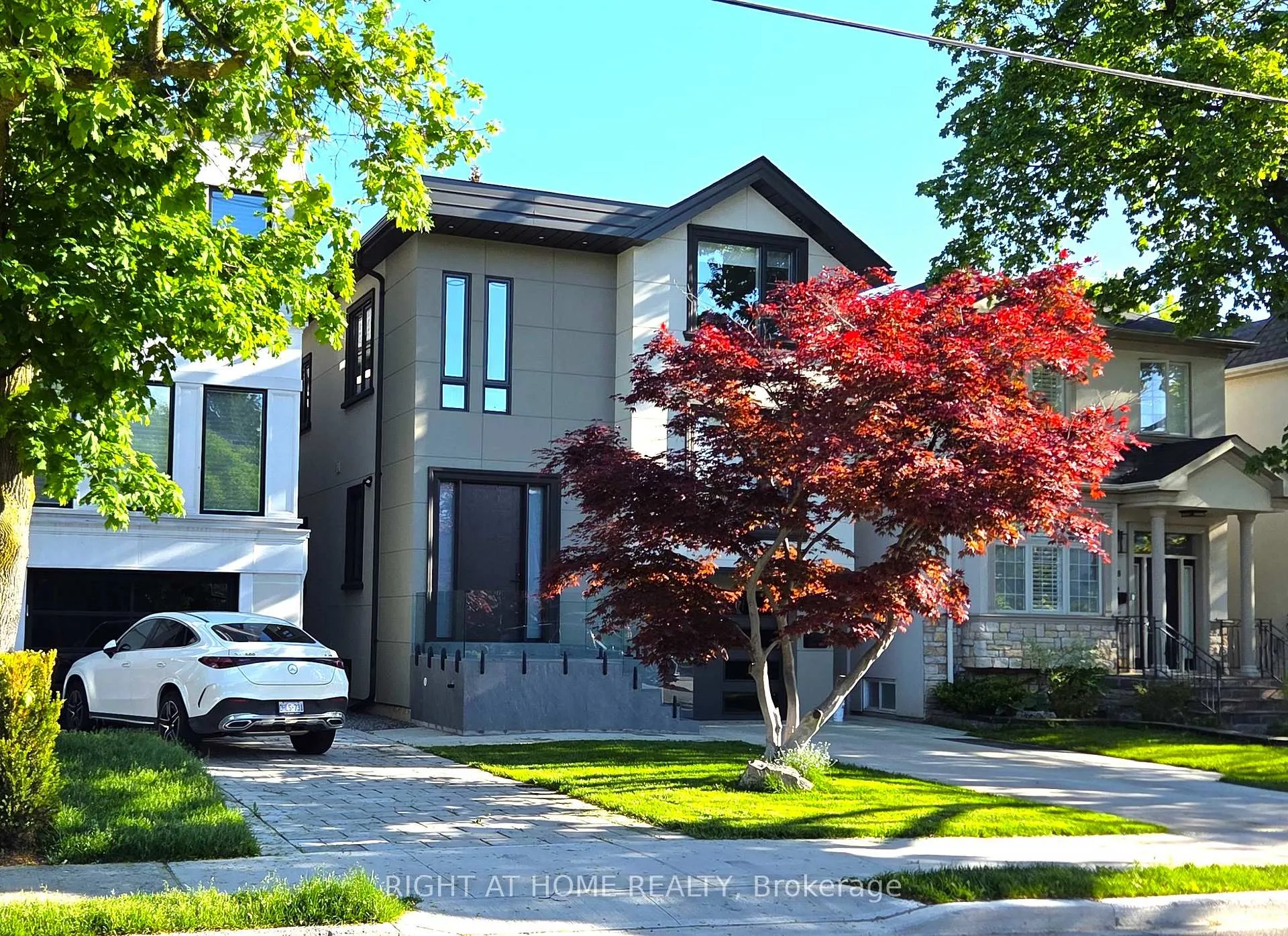 Photo 3 of 586 Broadway Avenue E, Toronto, Leaside — HOMEH