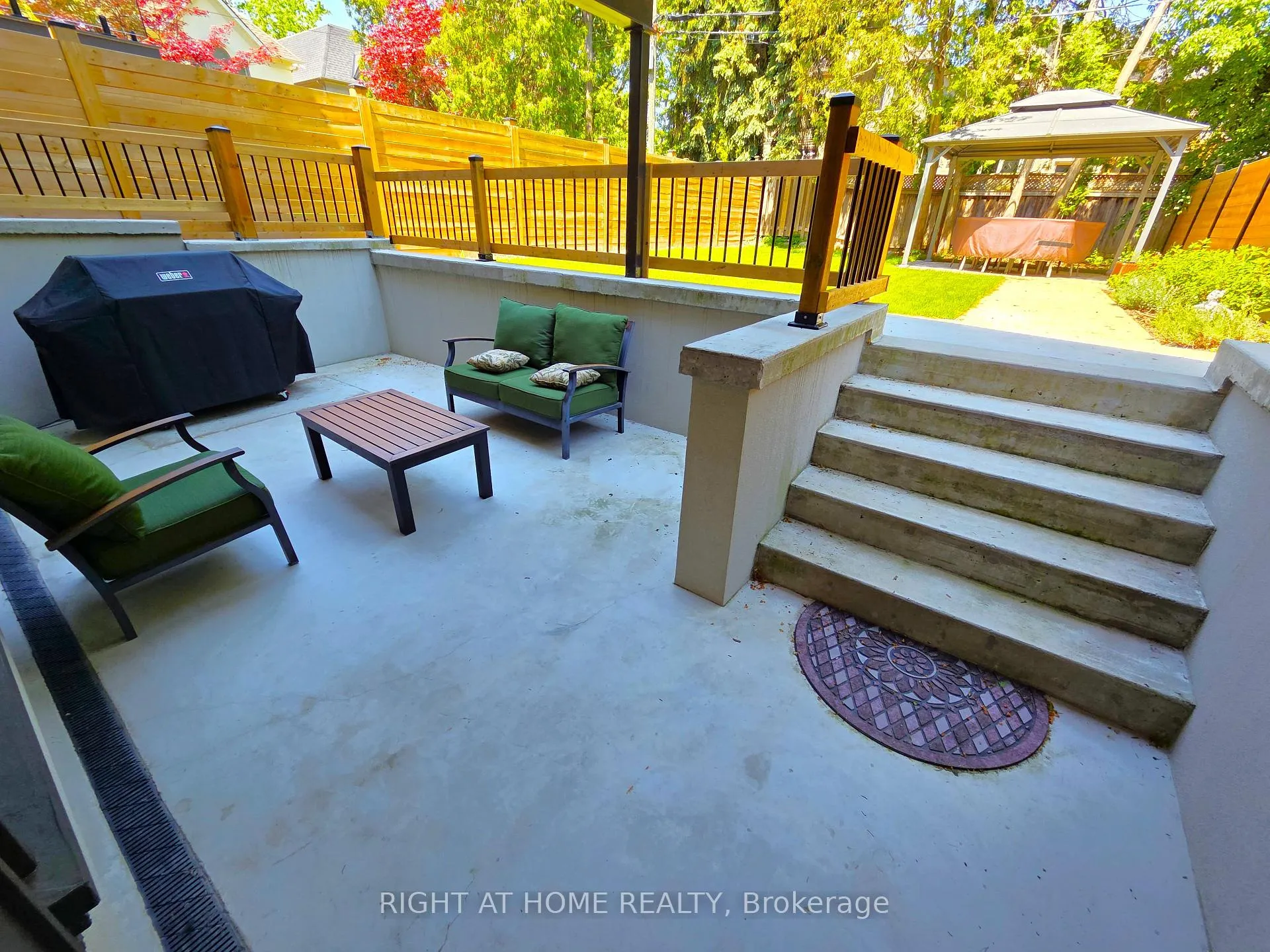 Photo 8 of 586 Broadway Avenue E, Toronto, Leaside — HOMEH
